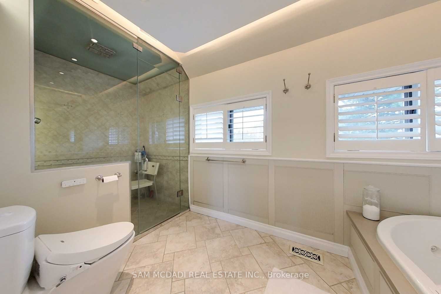 1100 Geran Cres