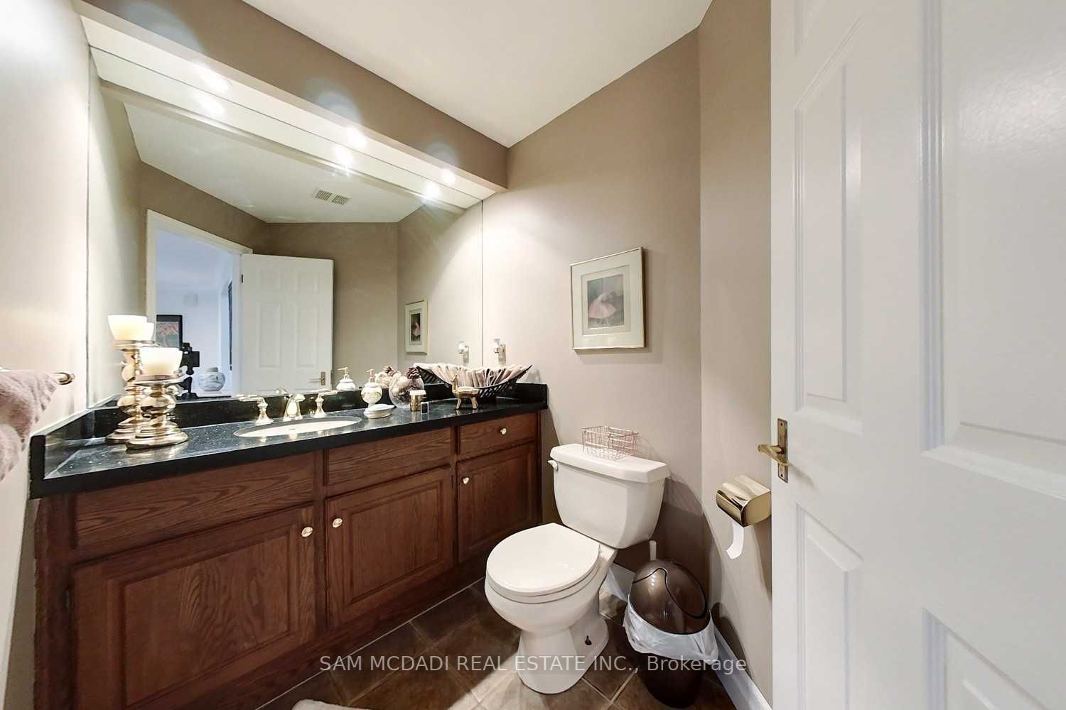 1100 Geran Cres