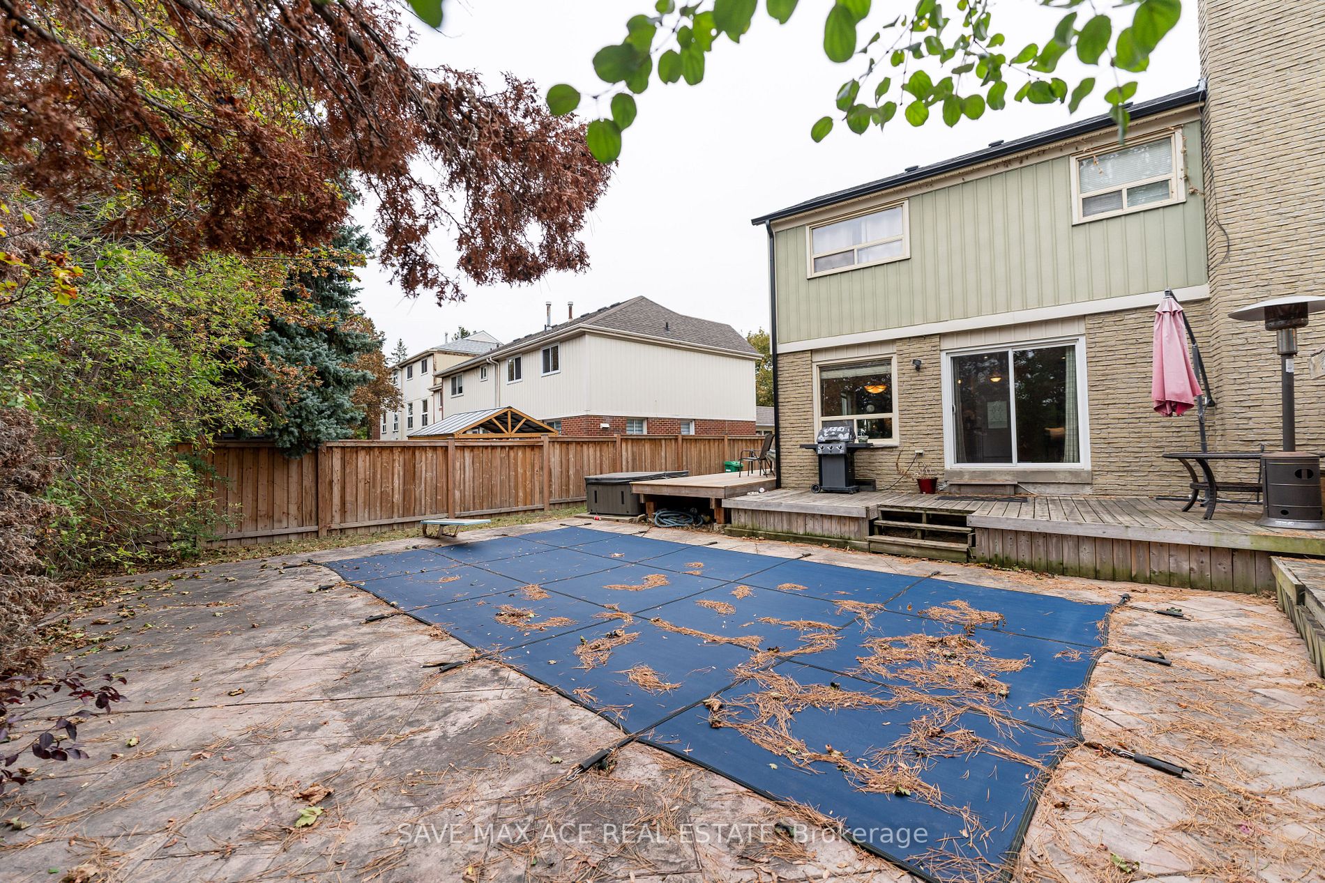 44 Terryhill Sq