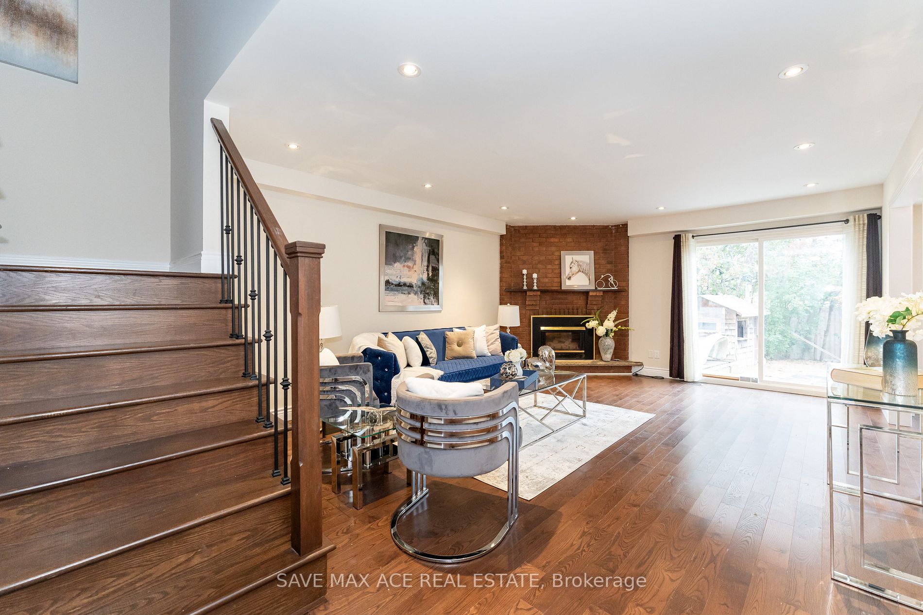 44 Terryhill Sq