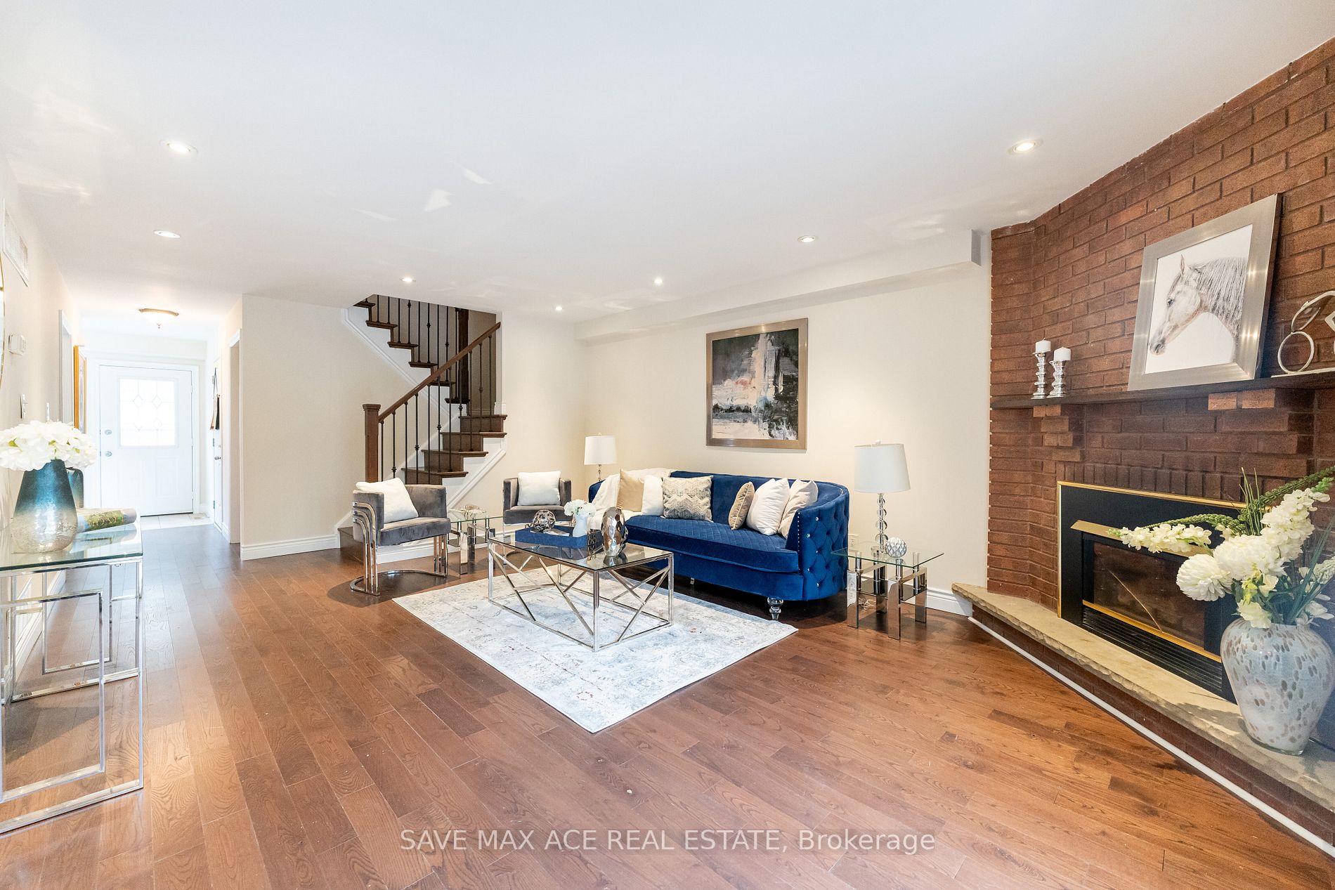 44 Terryhill Sq