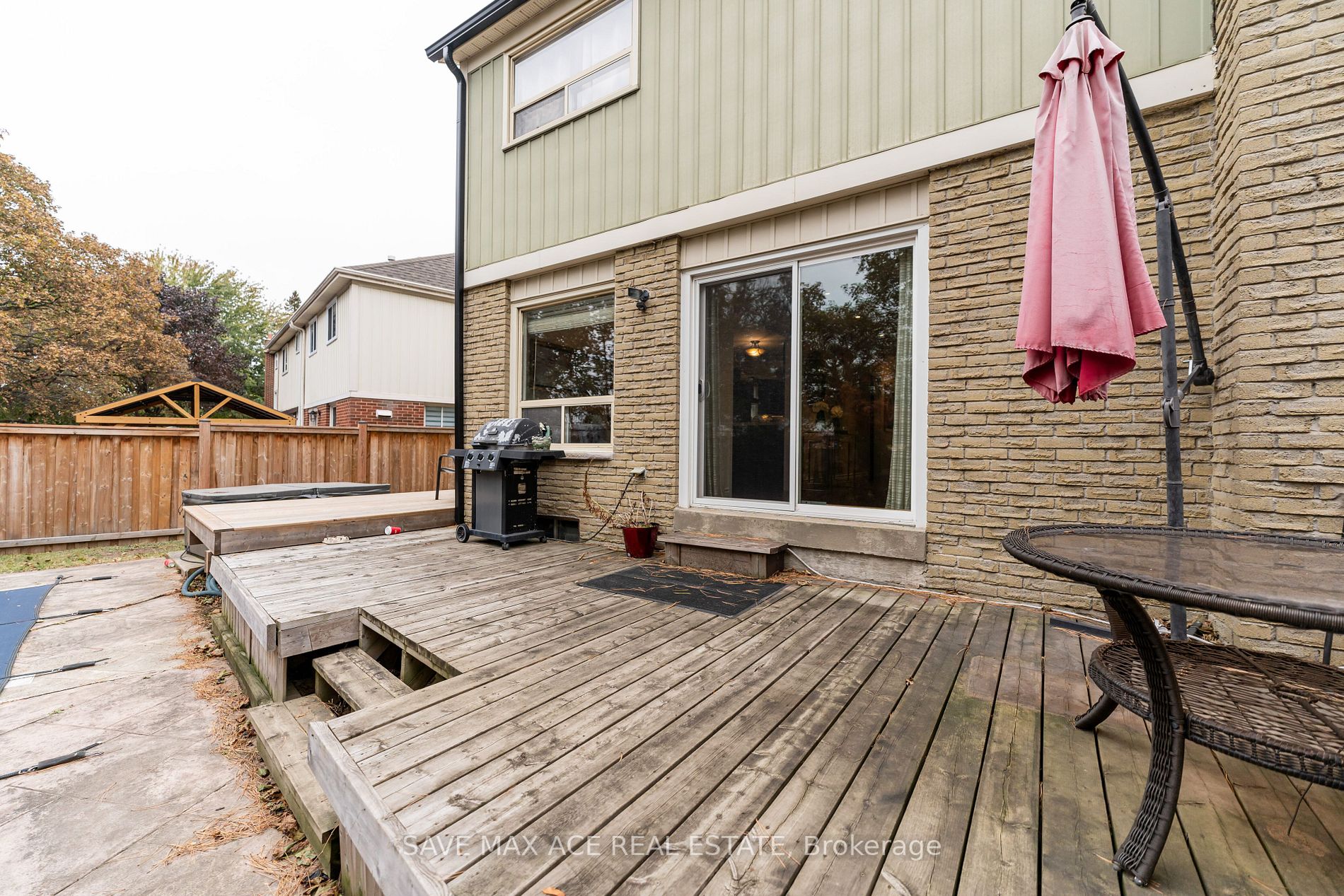 44 Terryhill Sq