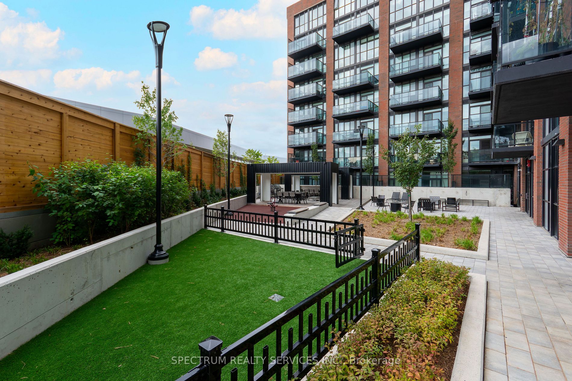 2300 St Clair Ave W, #709