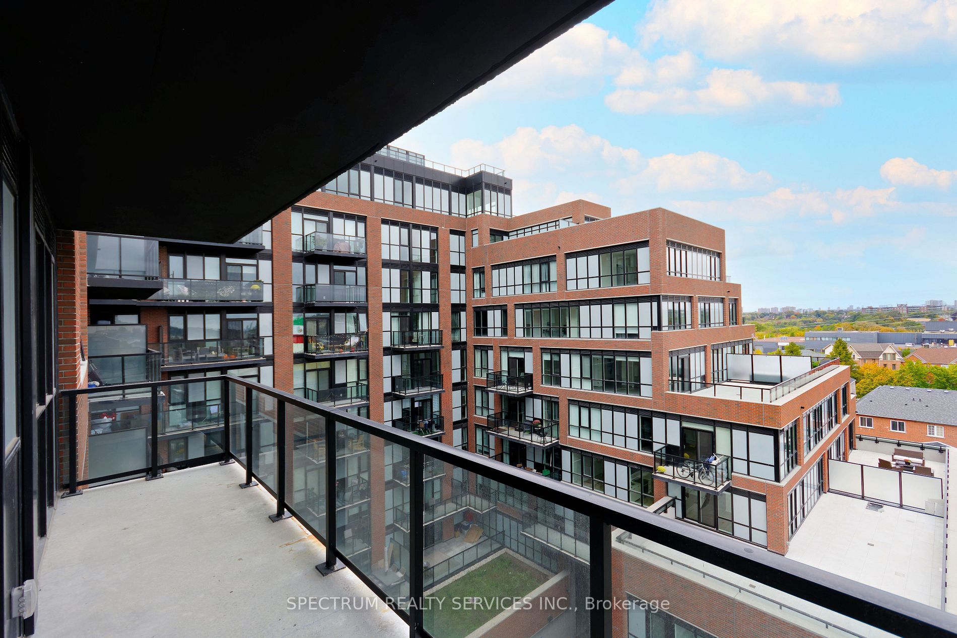 2300 St Clair Ave W, #709