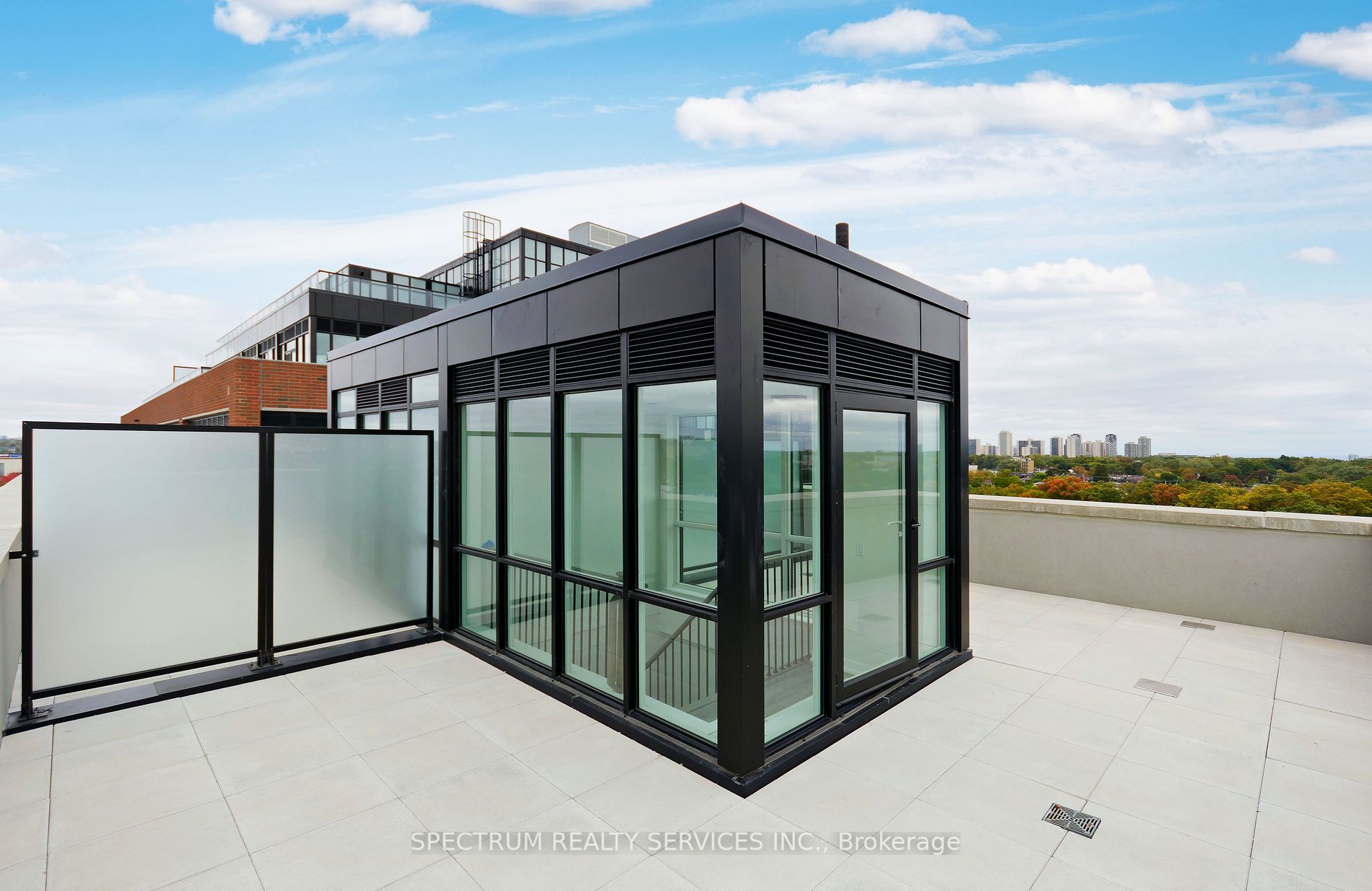 2300 St Clair Ave W, #725