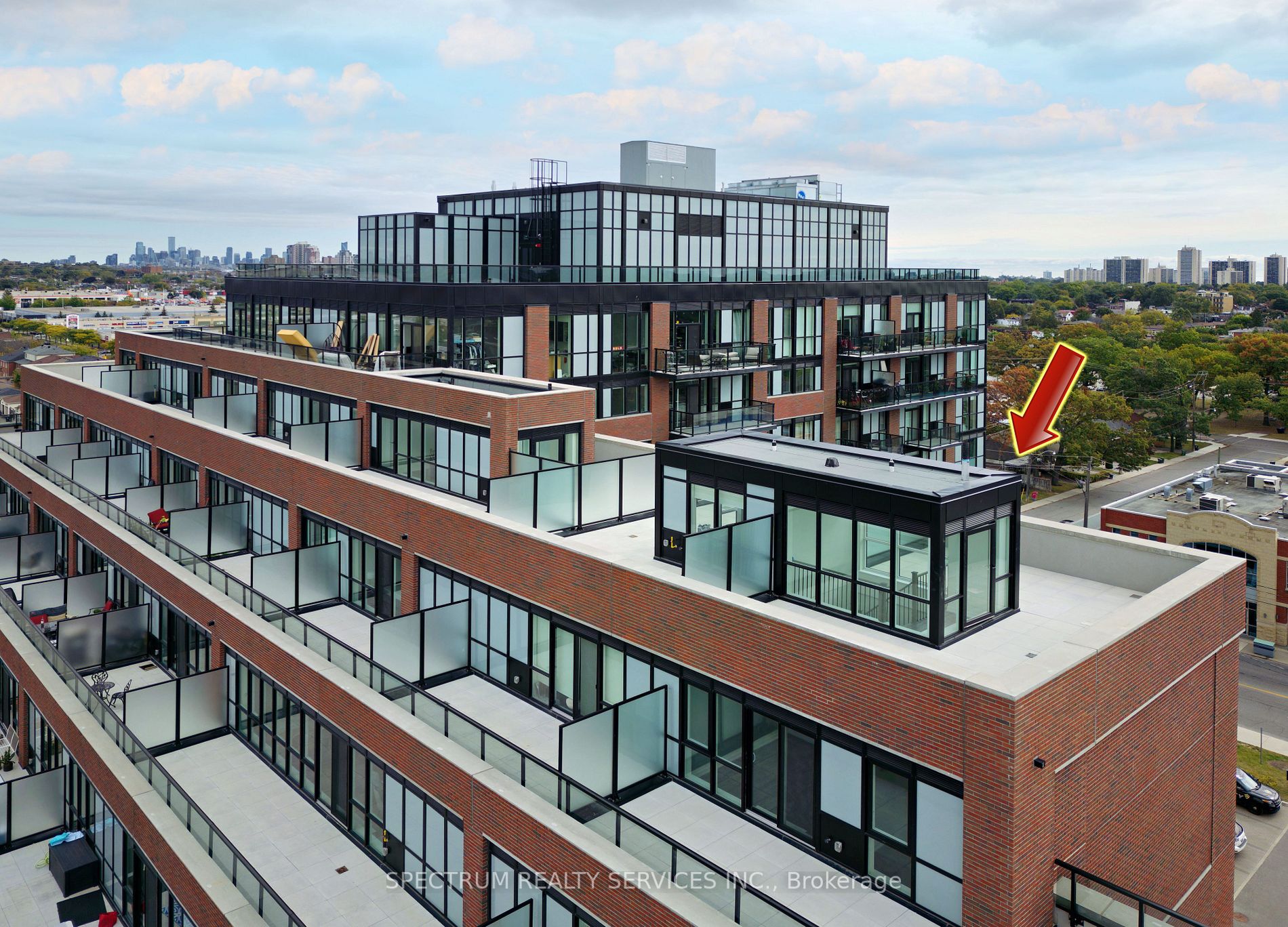 2300 St Clair Ave W, #725