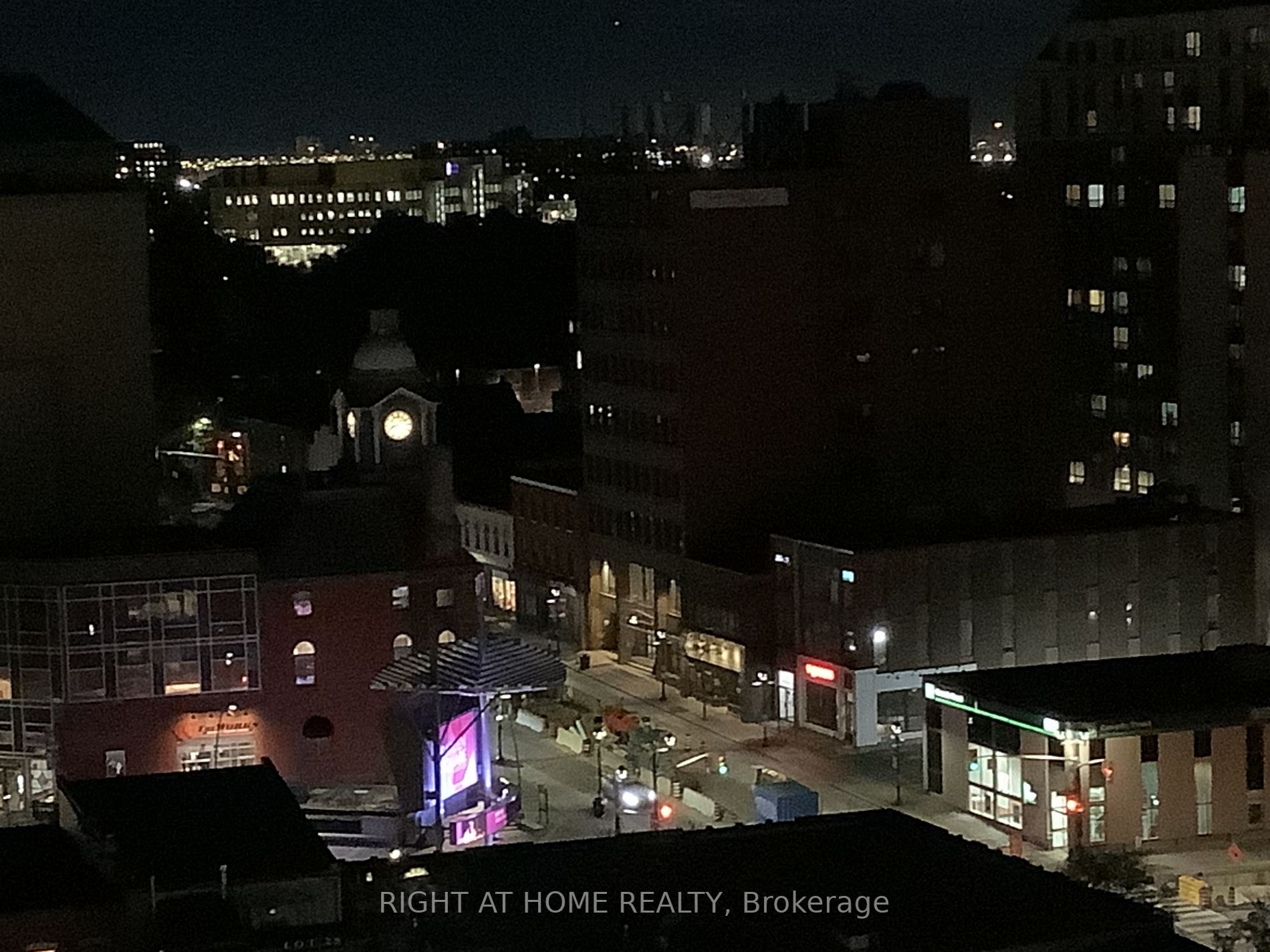 9 George St N, #1303