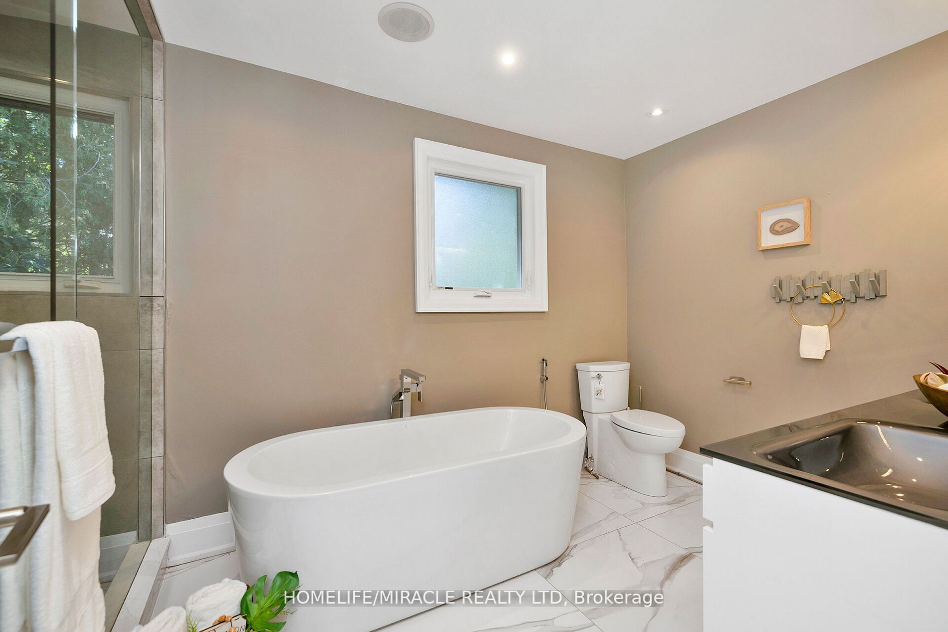 2068 Mississauga Rd