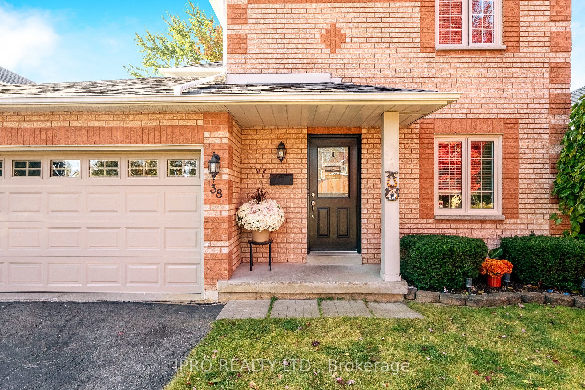 38 Birchway Place