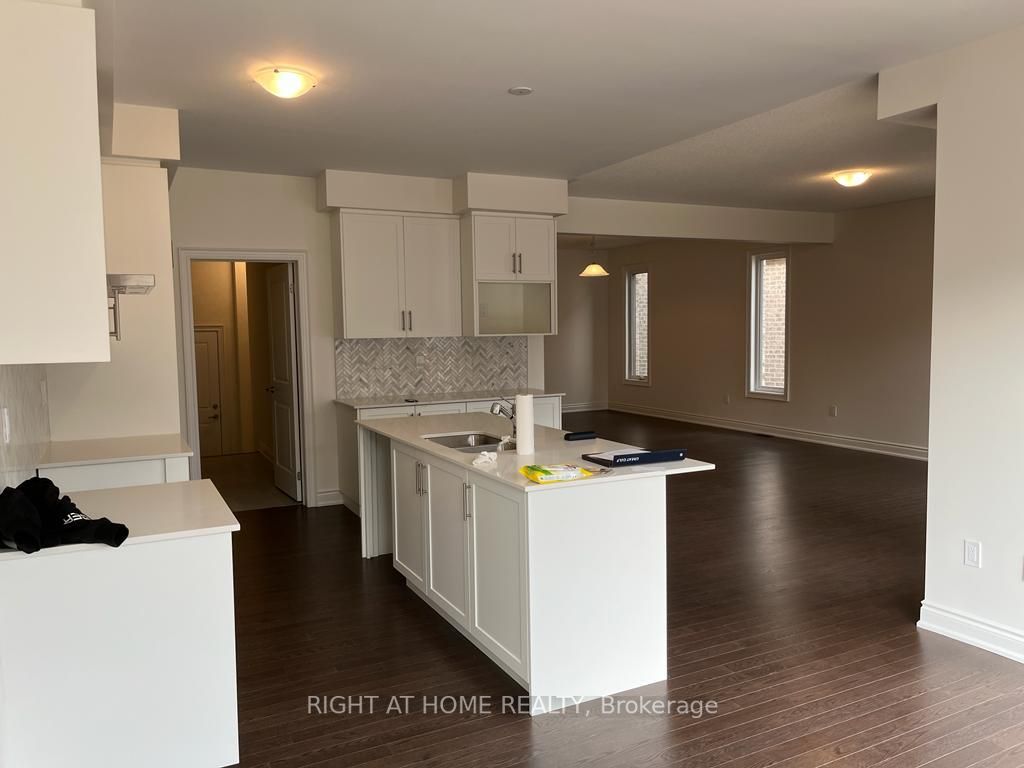 12 Ixworth Circle
