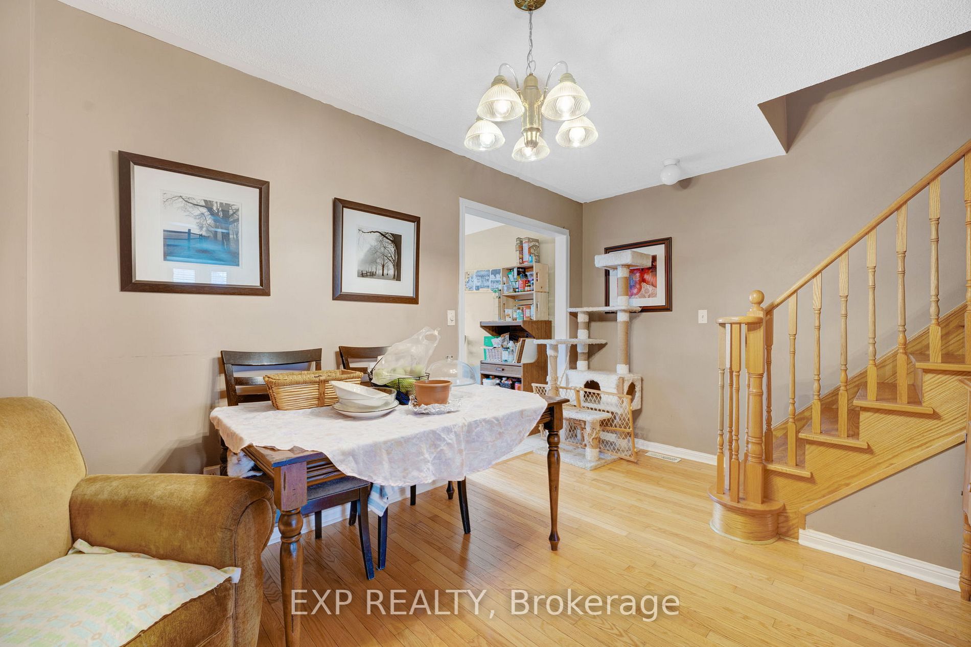 1128 Dundas St W, #92