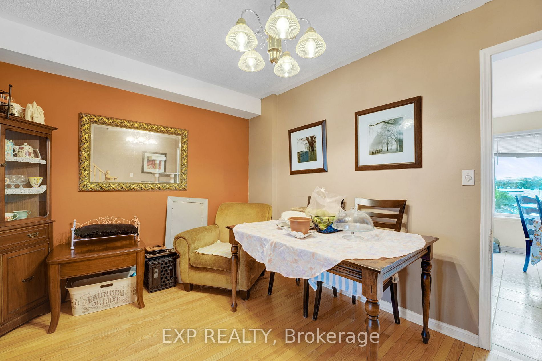 1128 Dundas St W, #92