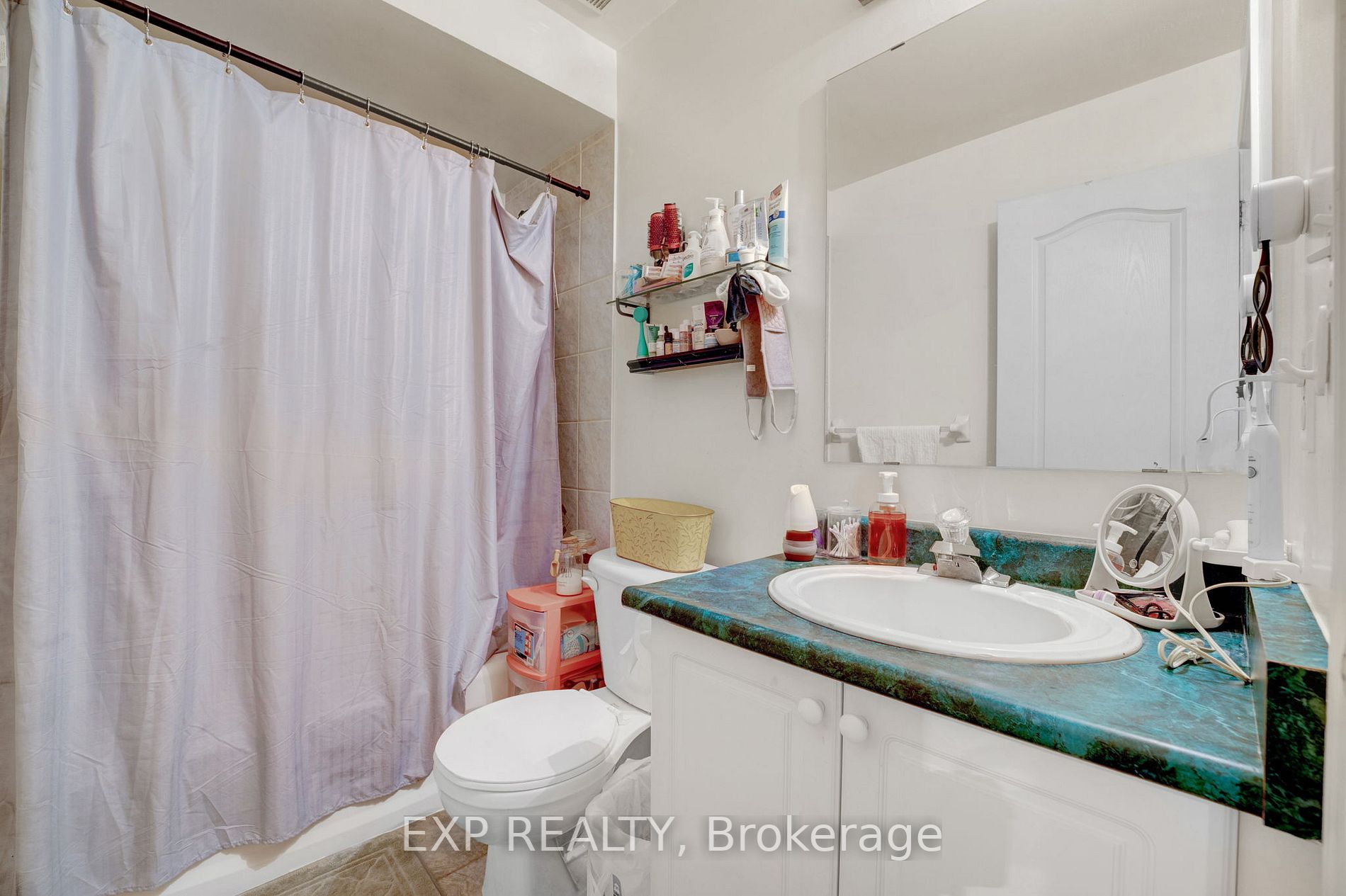 1128 Dundas St W, #92