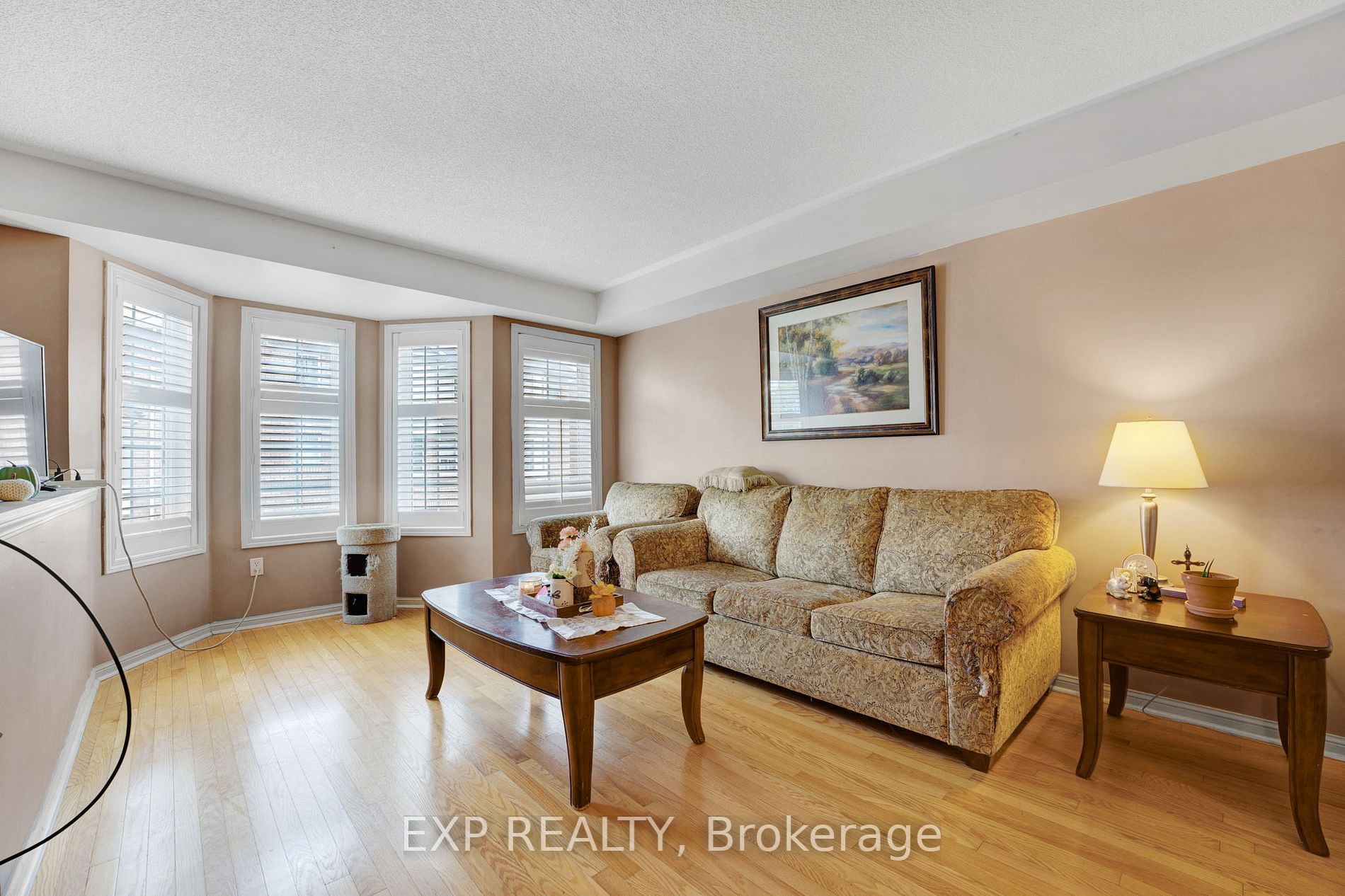 1128 Dundas St W, #92