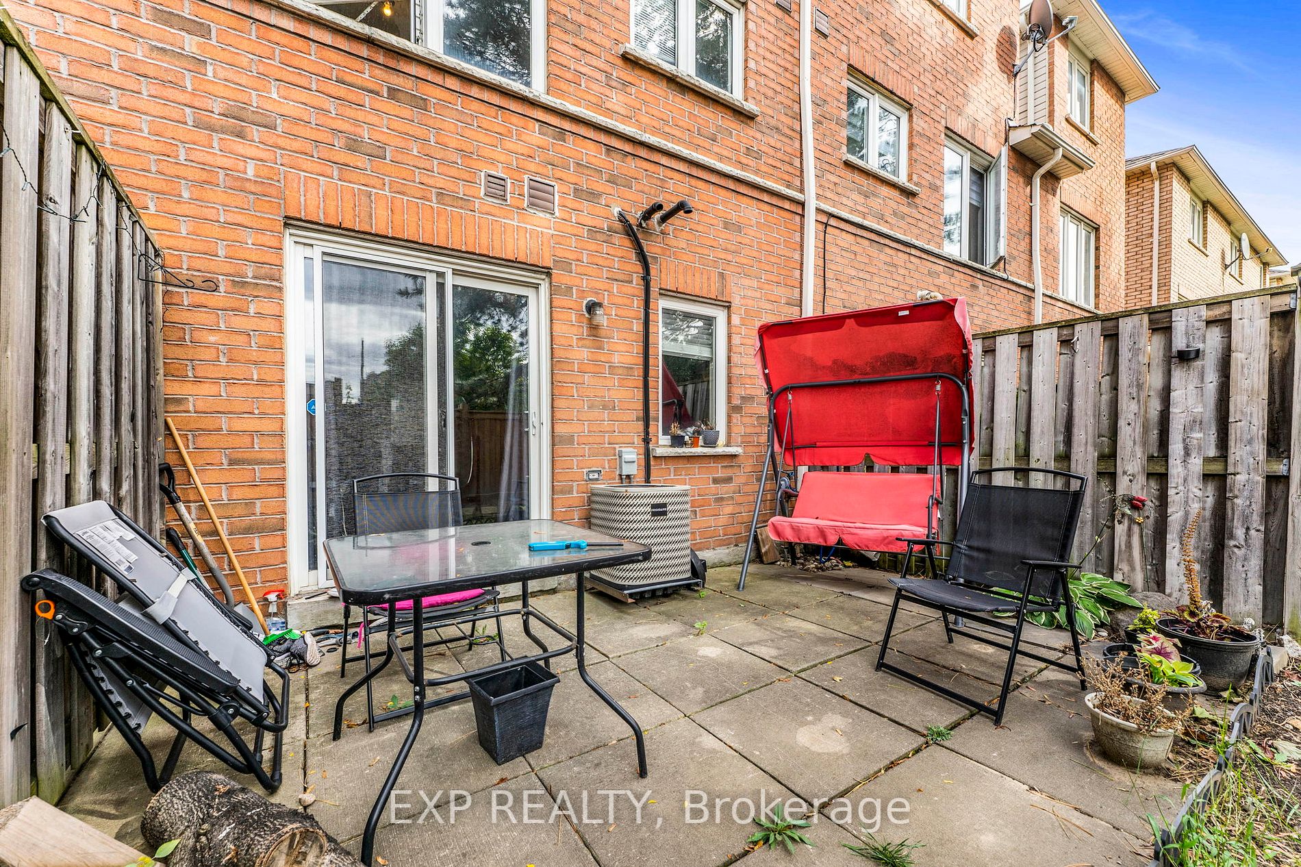 1128 Dundas St W, #92