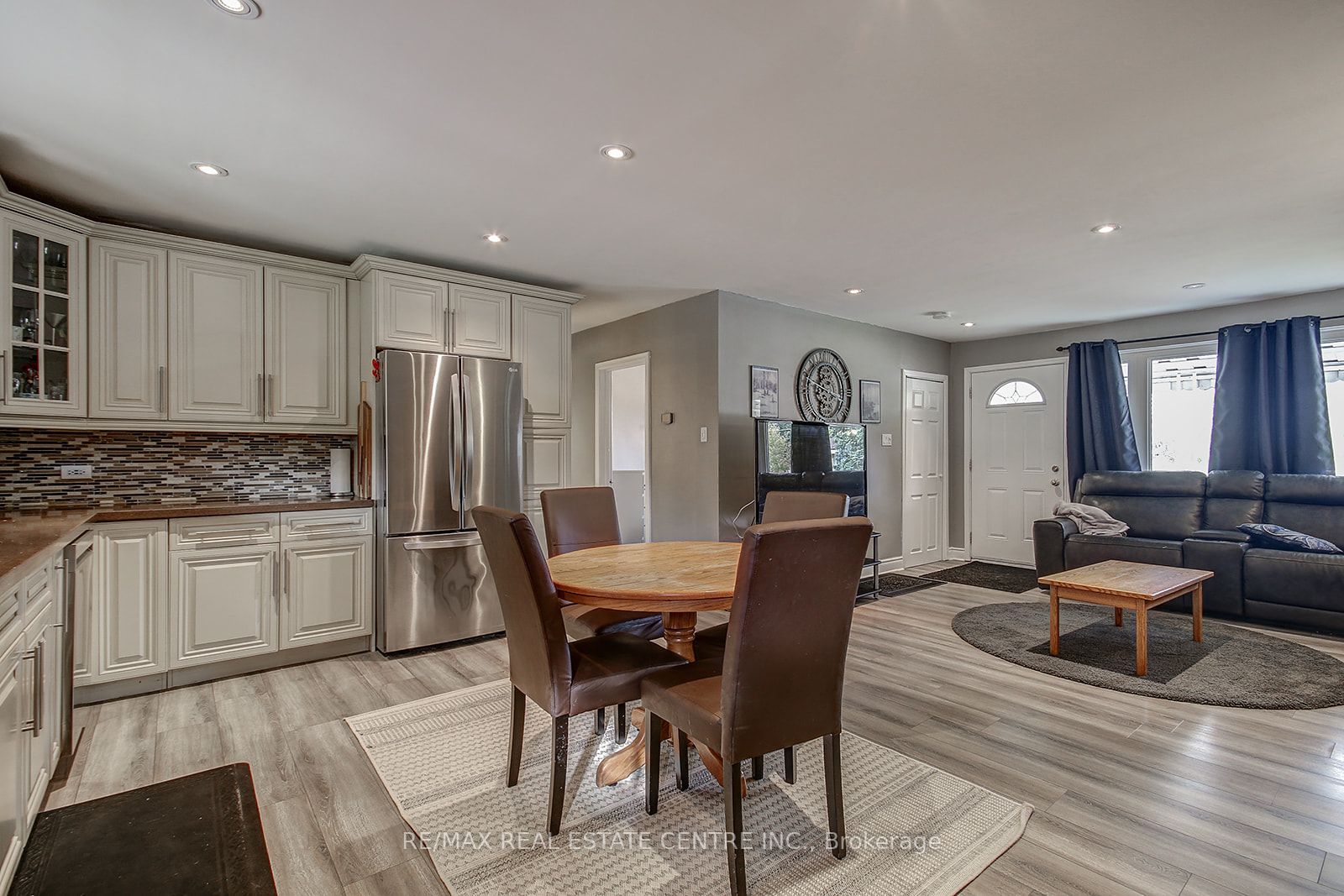 43 Langstone Cres
