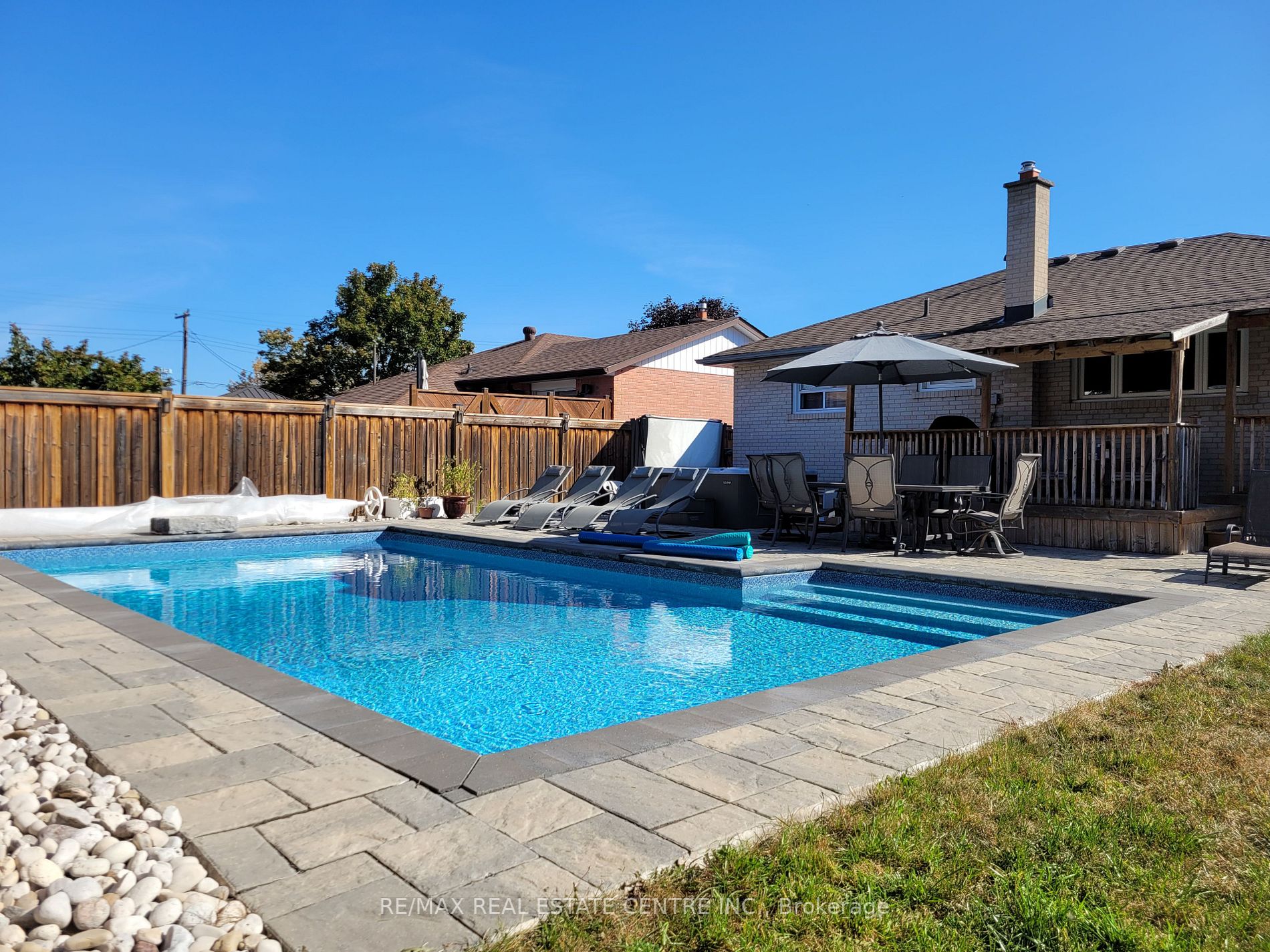 43 Langstone Cres