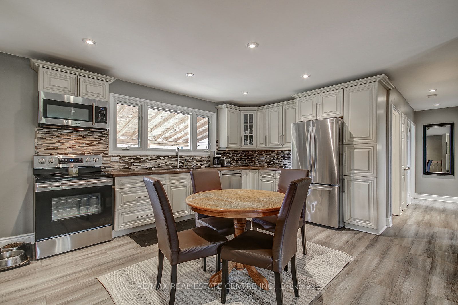 43 Langstone Cres