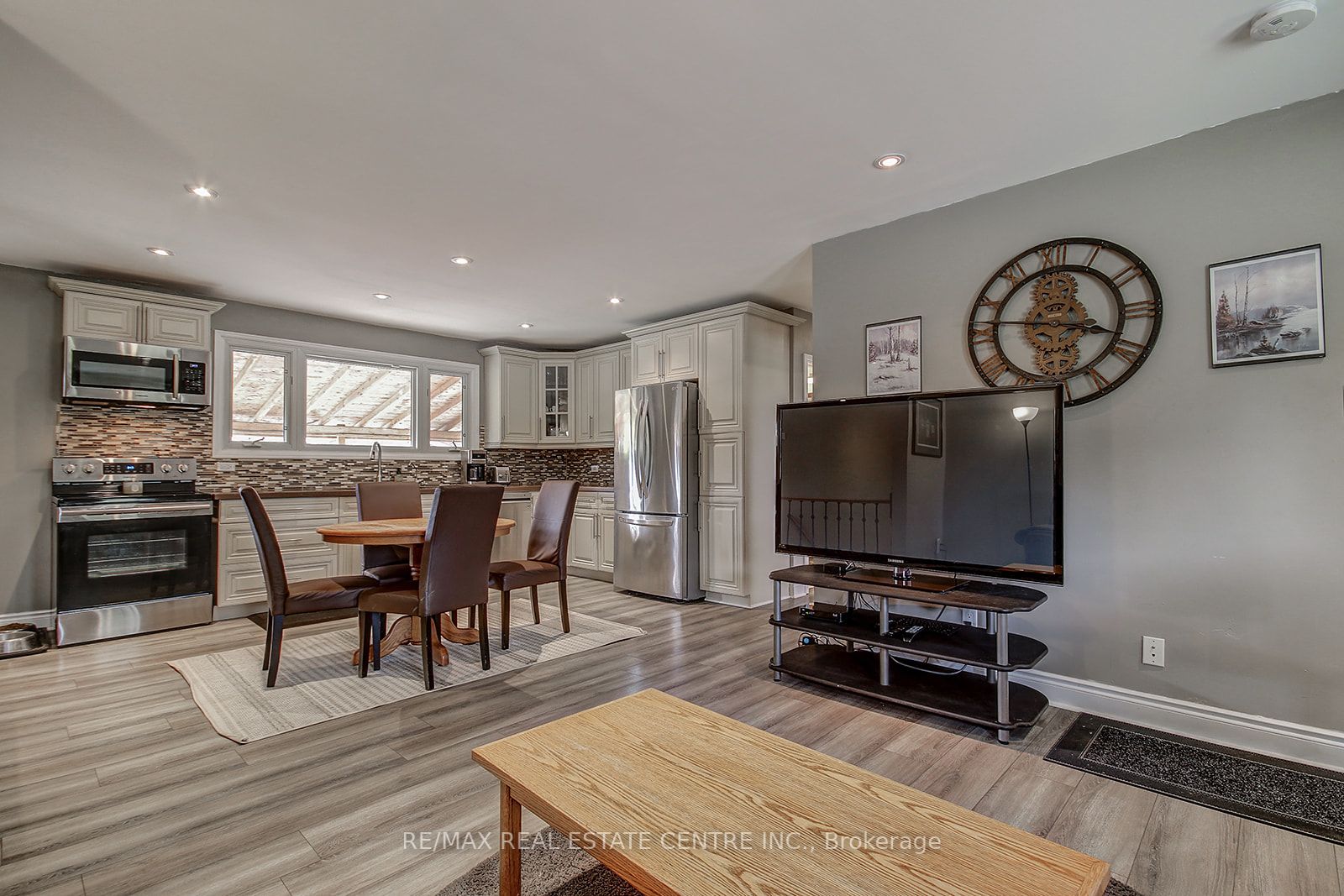 43 Langstone Cres