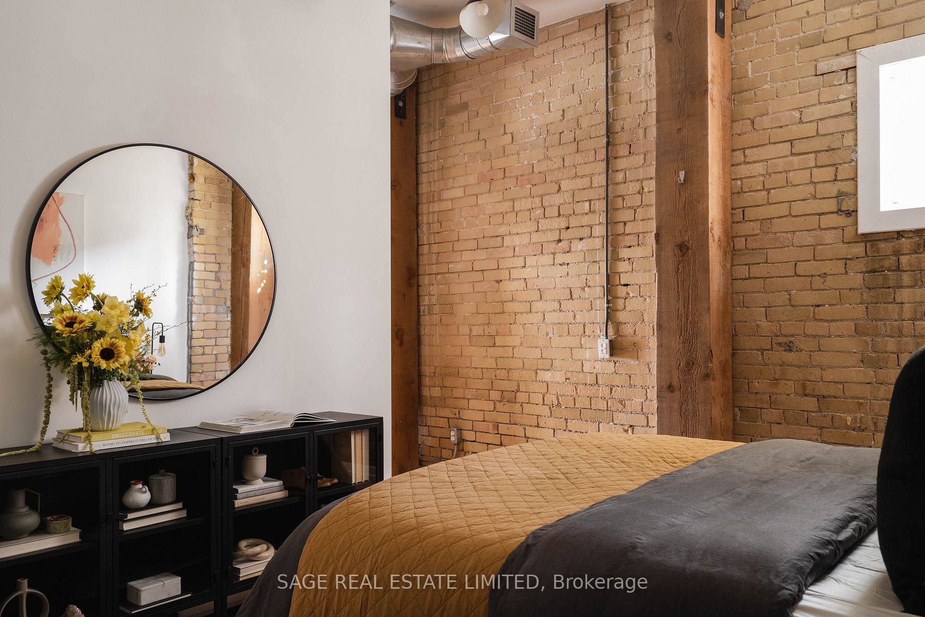 27 Brock Ave, #111