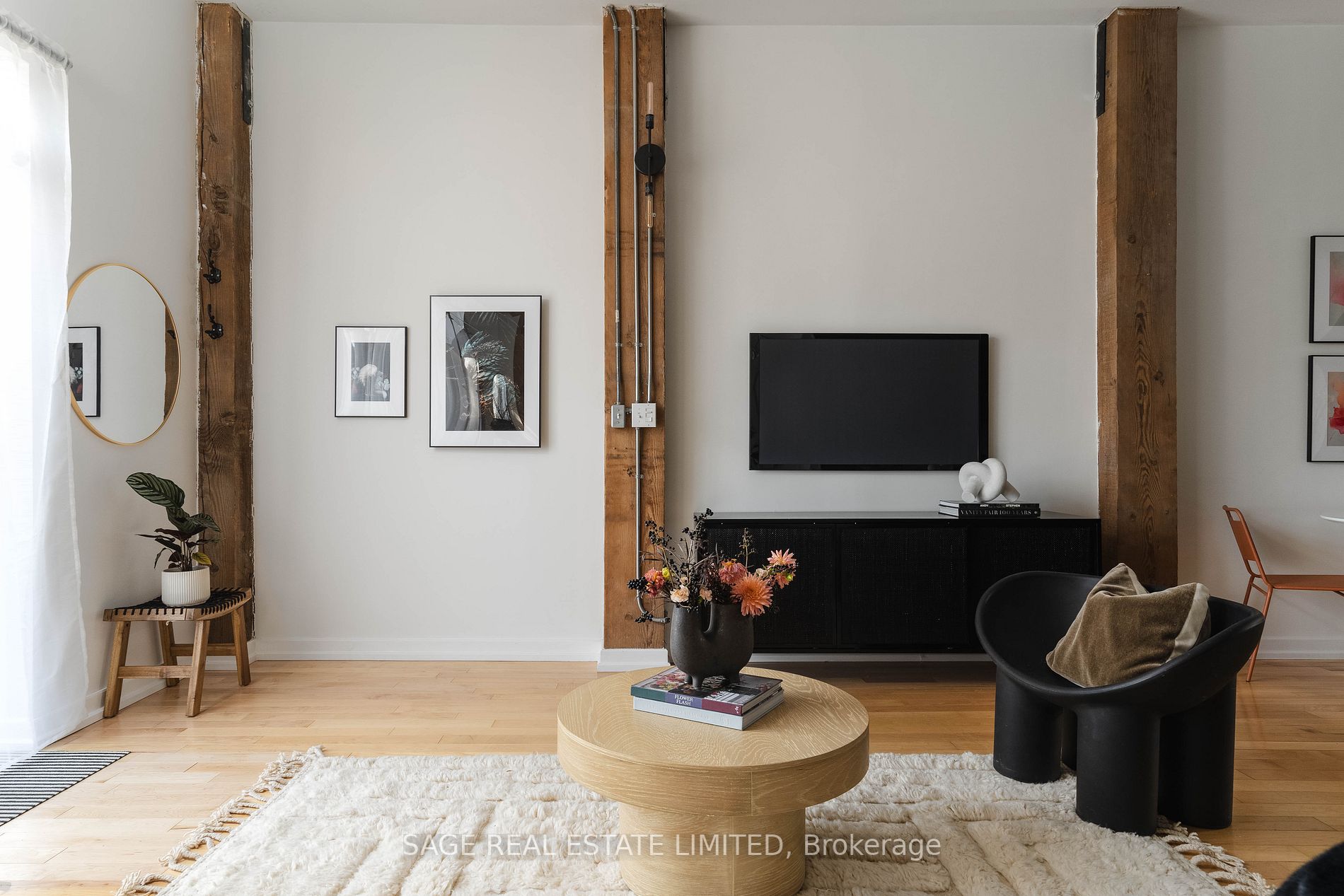 27 Brock Ave, #111
