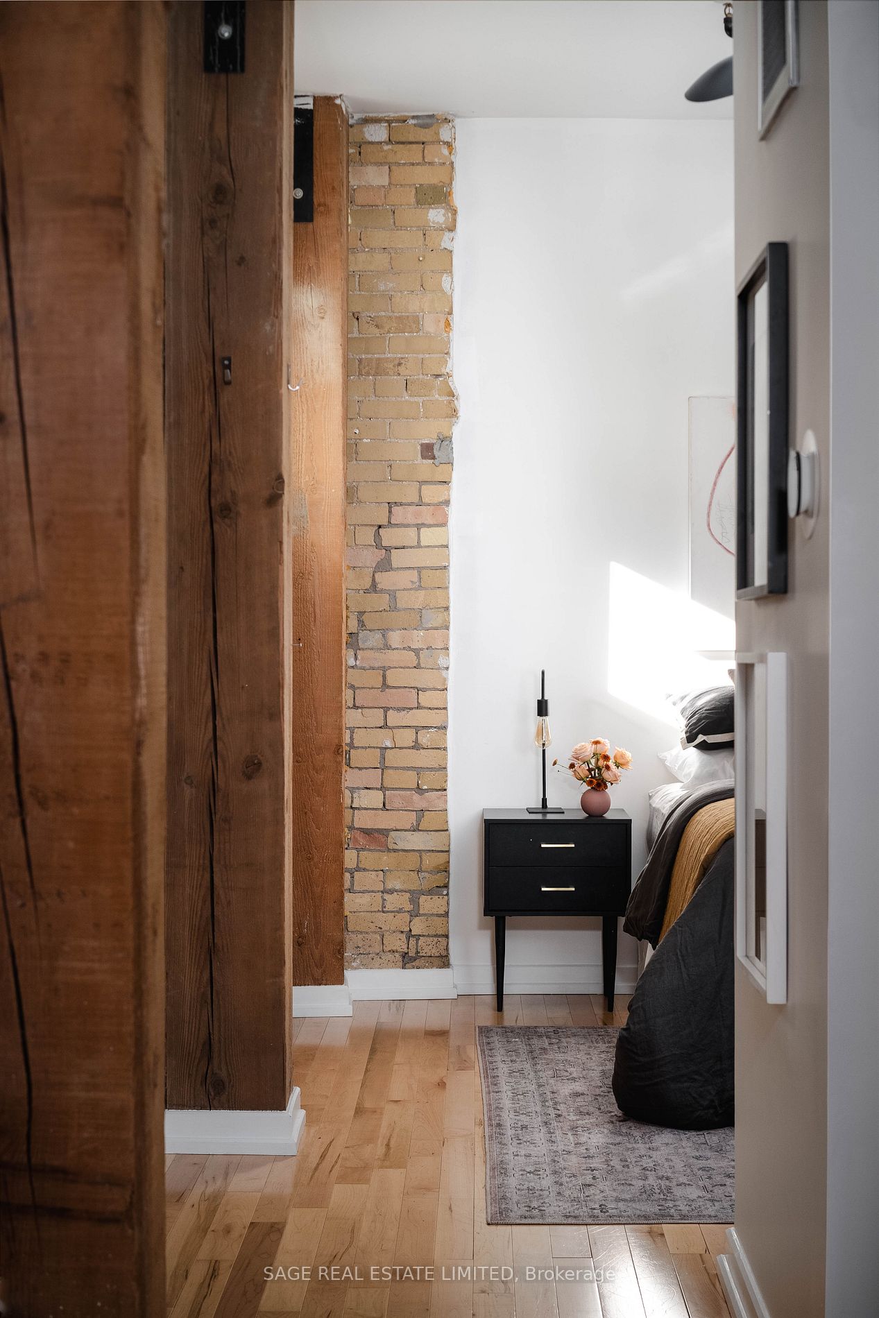 27 Brock Ave, #111