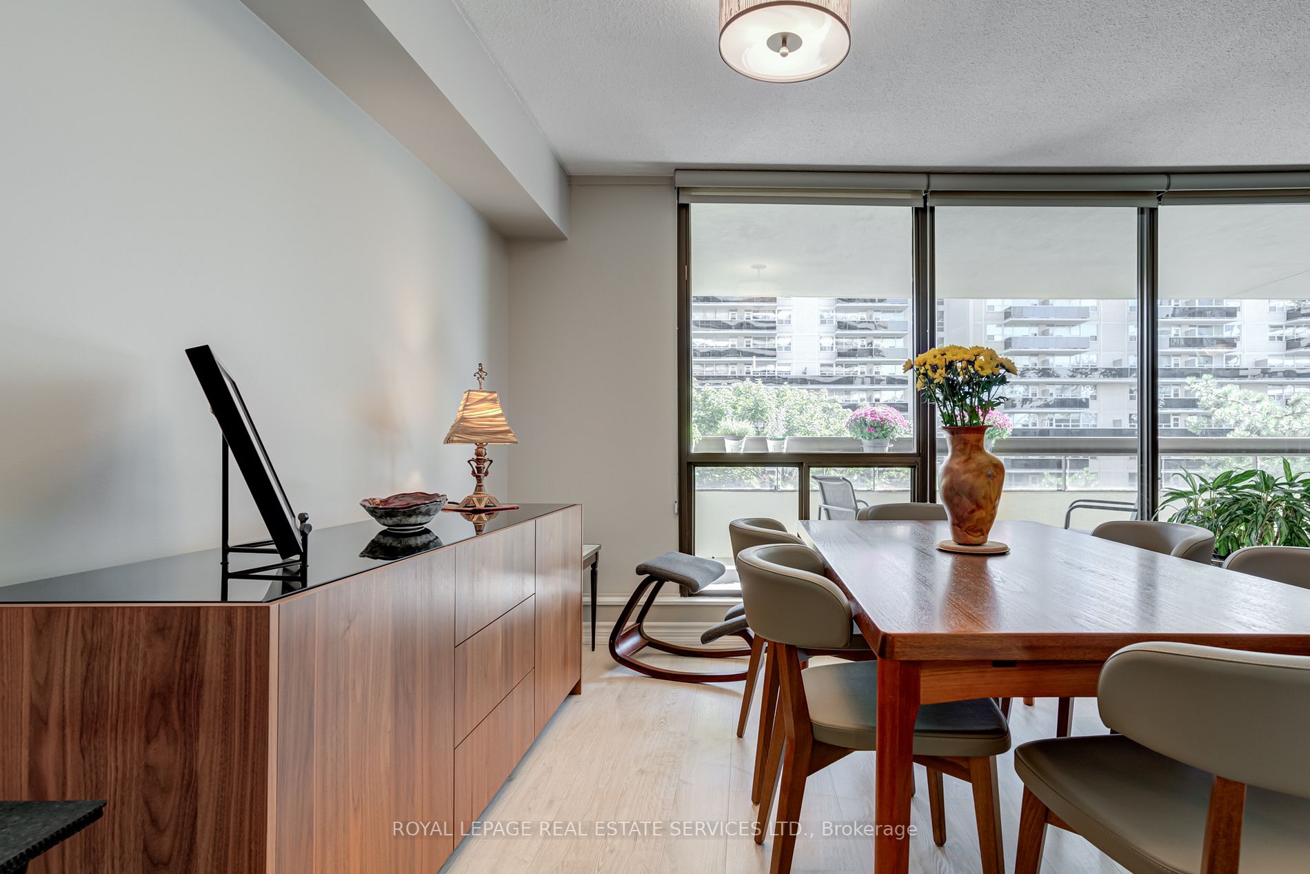 100 Quebec Ave, #403