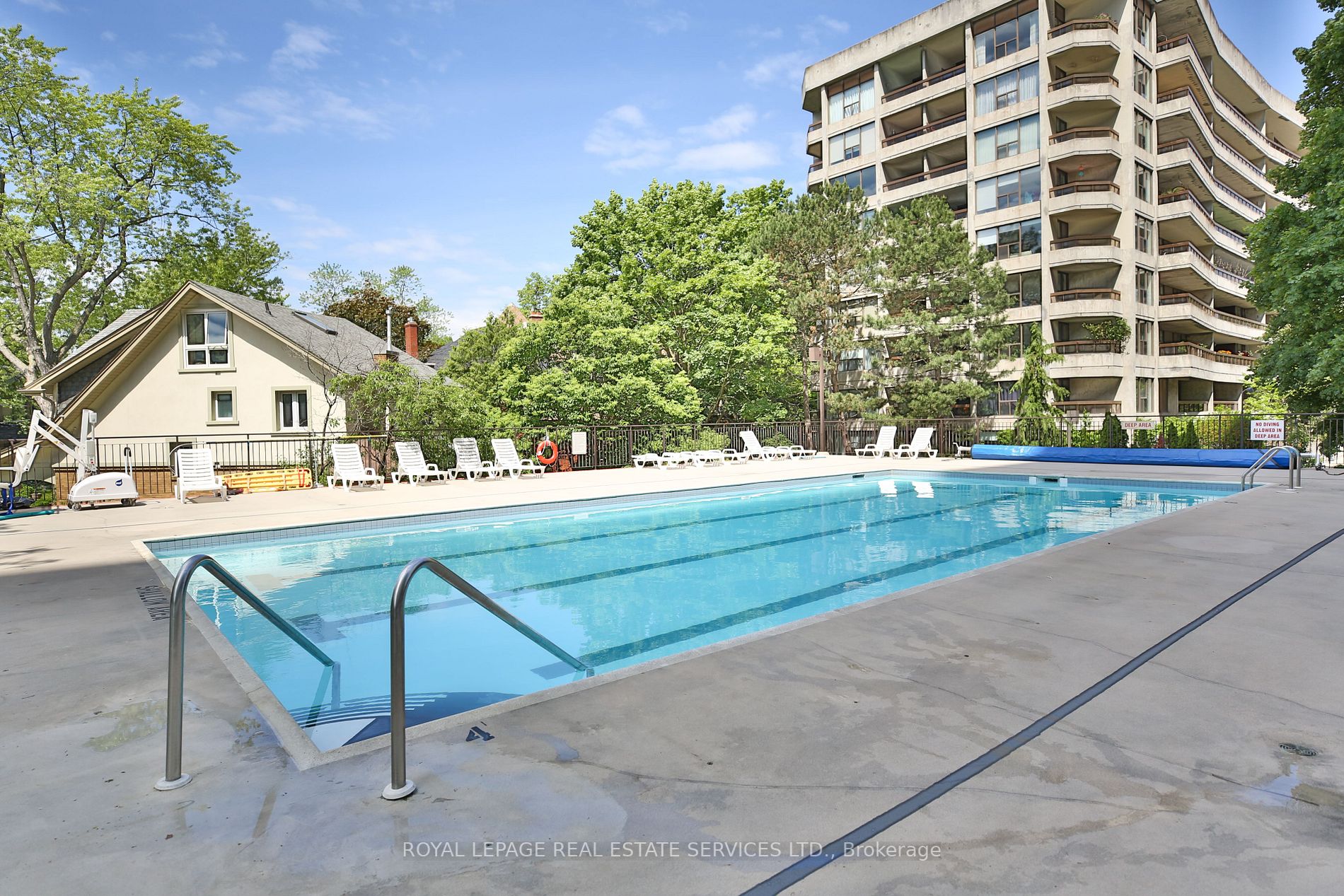 100 Quebec Ave, #403