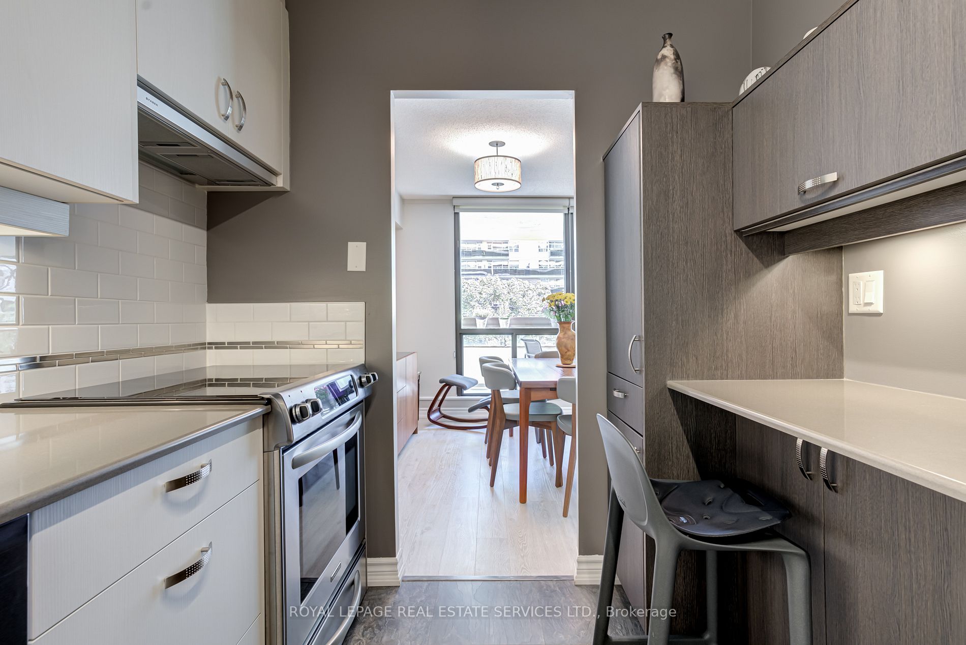 100 Quebec Ave, #403