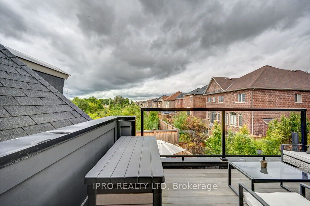 160 Upper Canada Crt