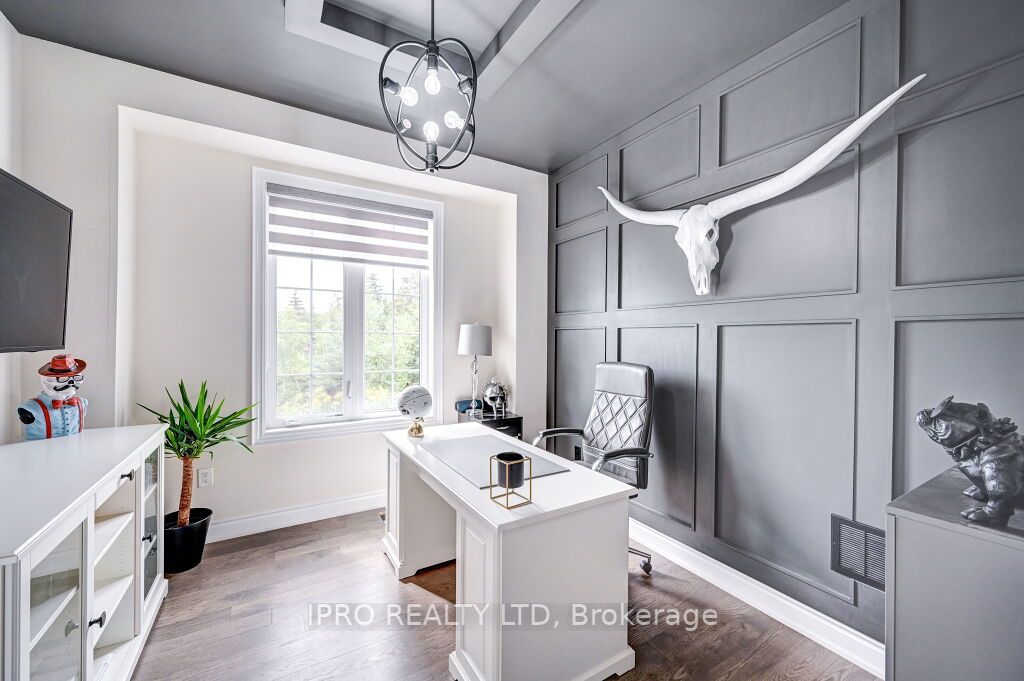 160 Upper Canada Crt