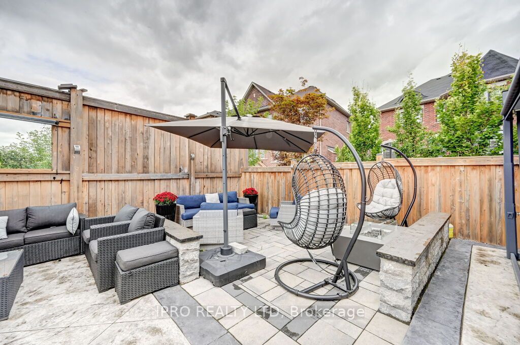 160 Upper Canada Crt