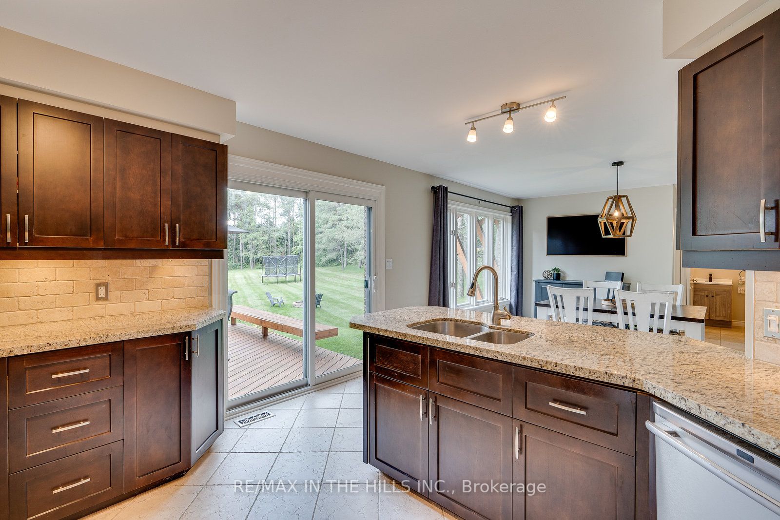 6 Rosehill Crt