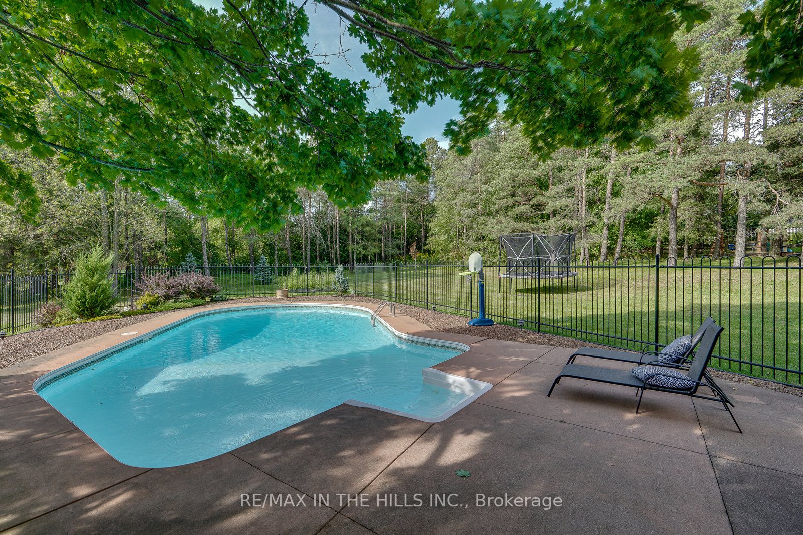 6 Rosehill Crt