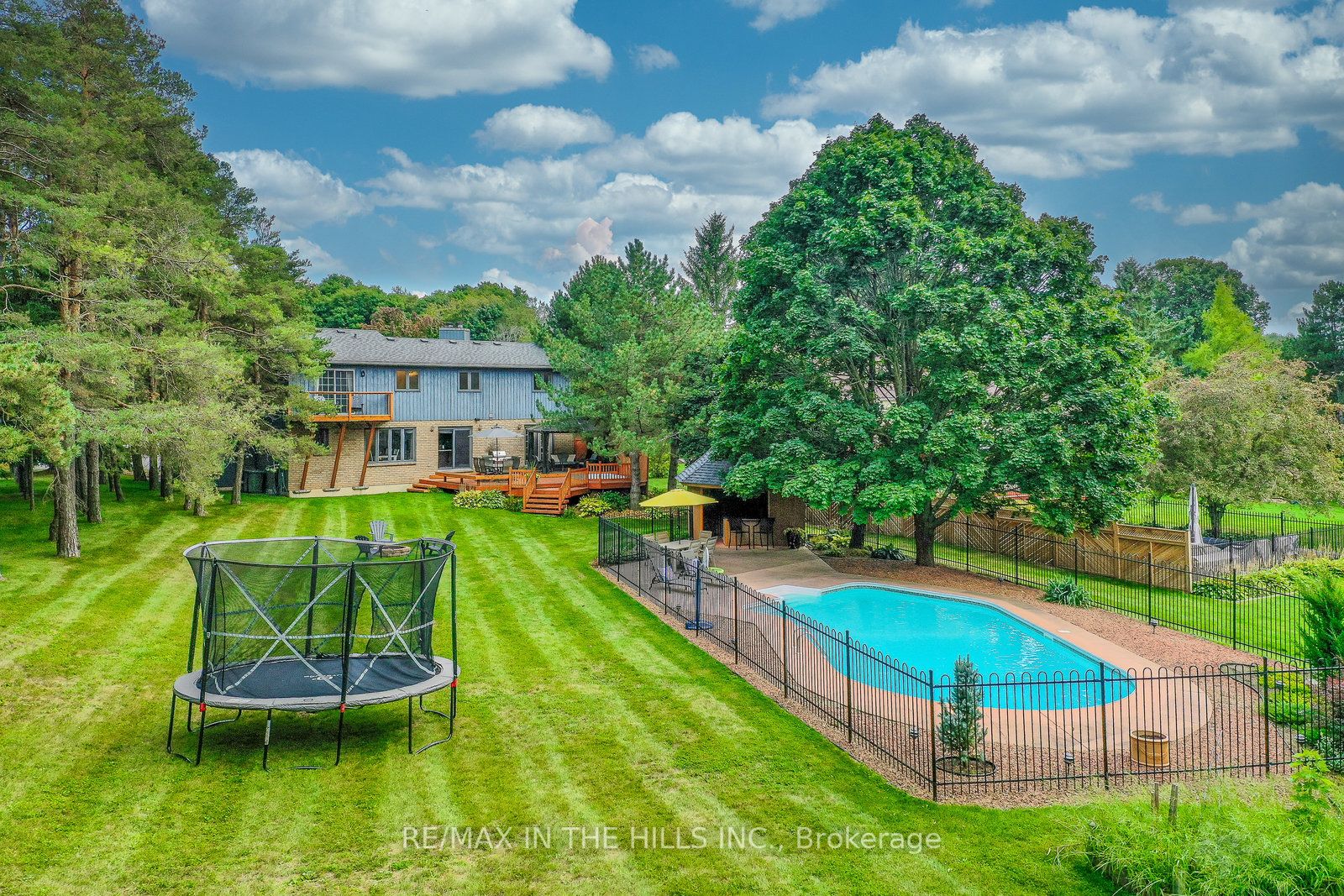 6 Rosehill Crt