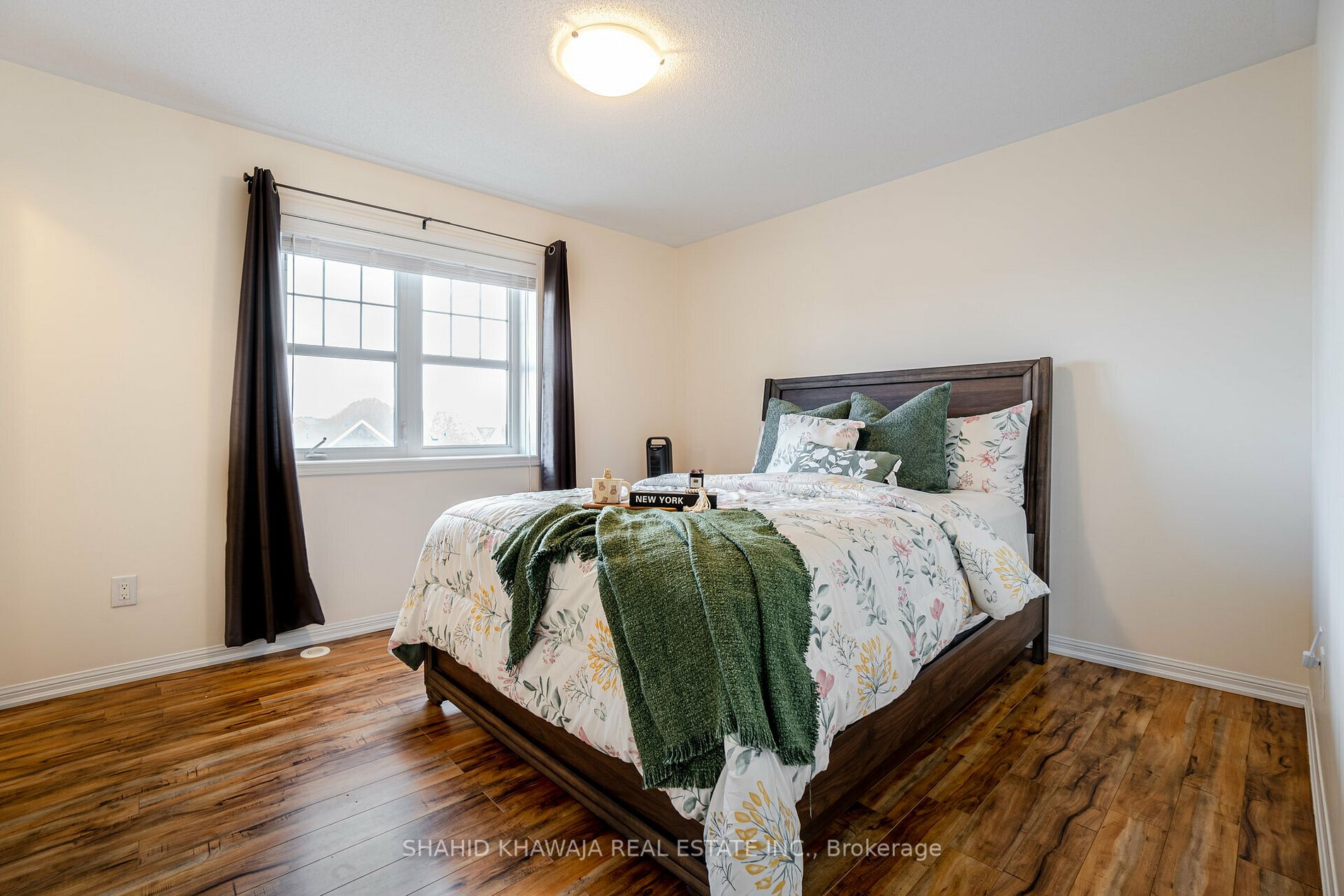 201 Woodley Crescent