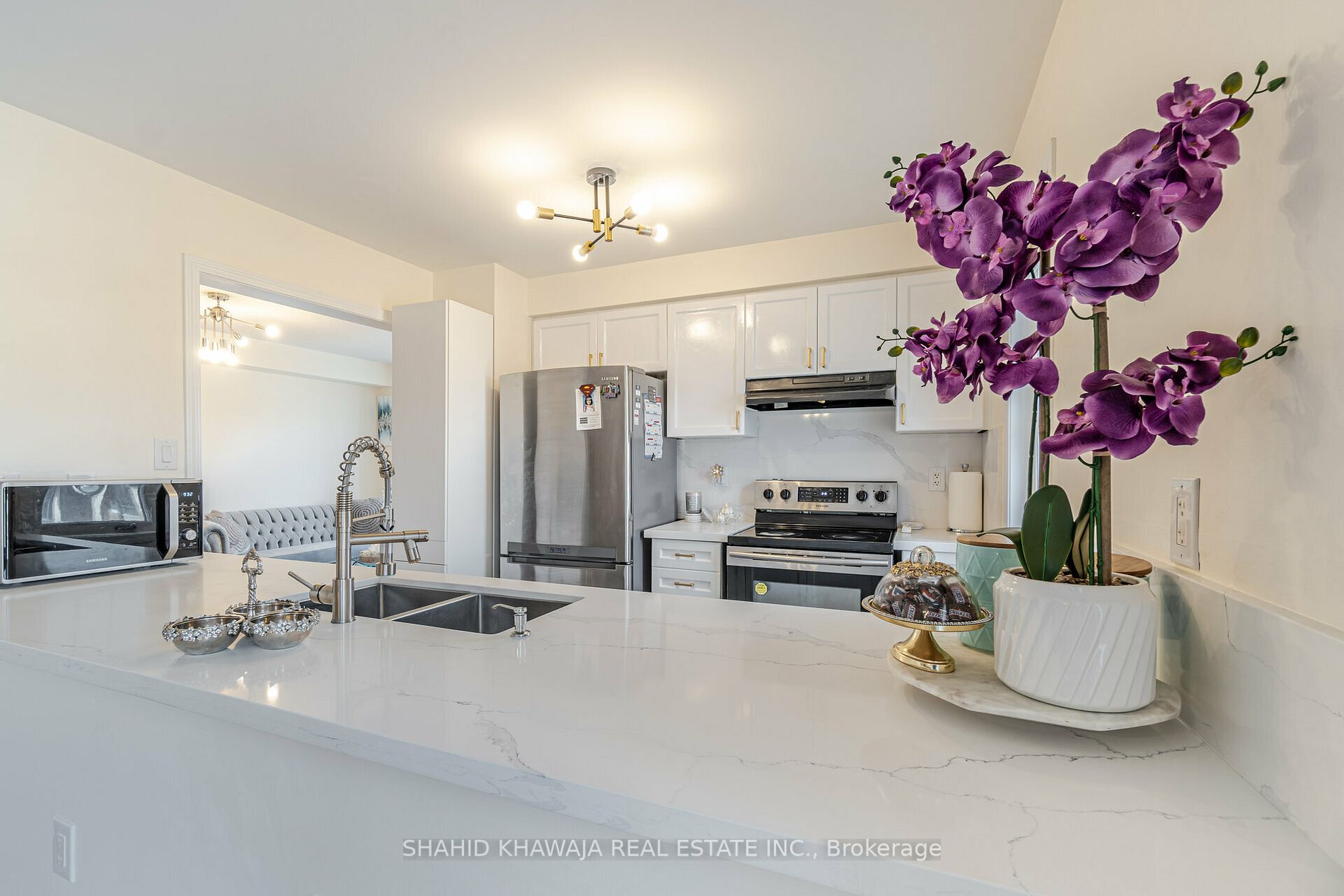201 Woodley Crescent