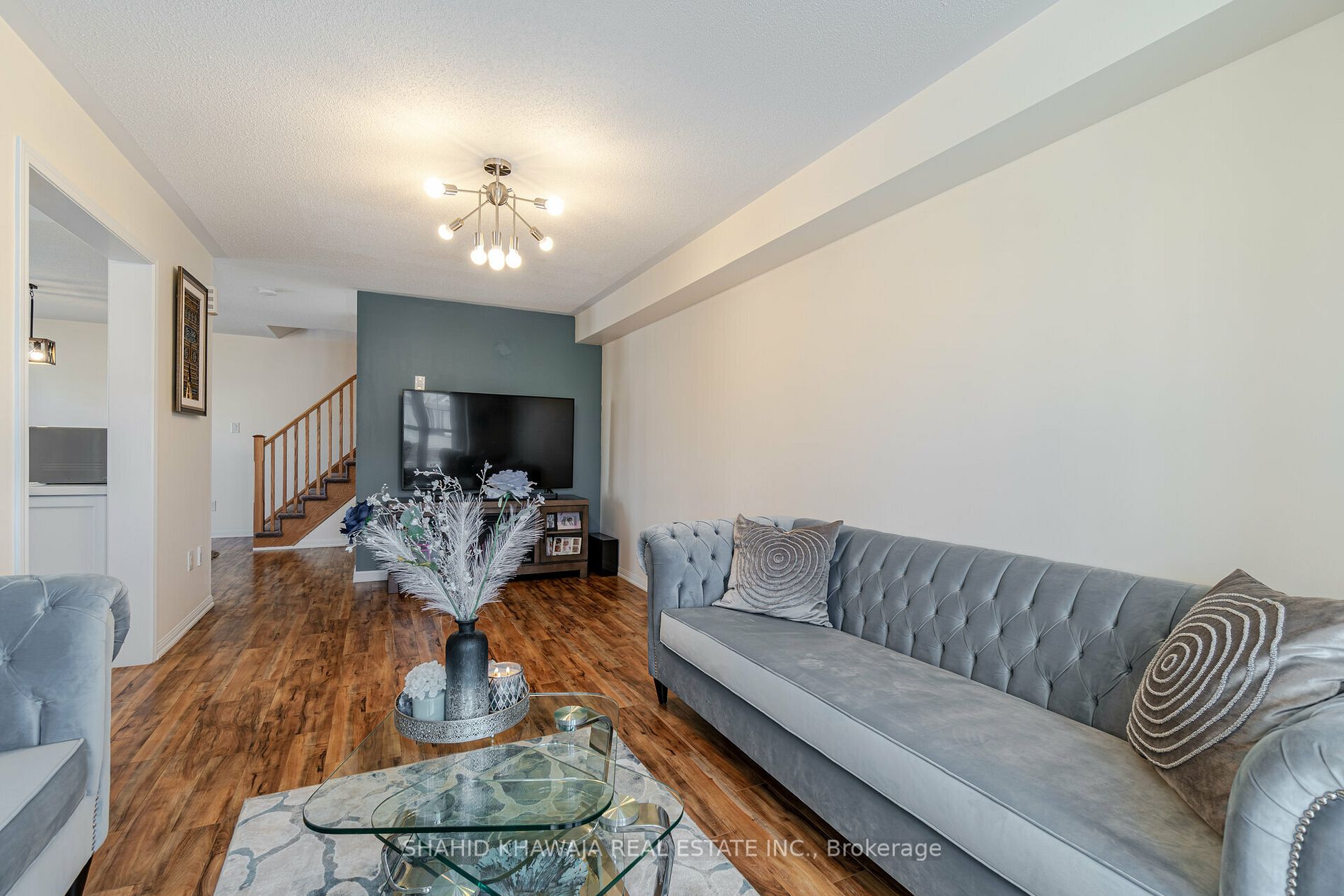 201 Woodley Crescent