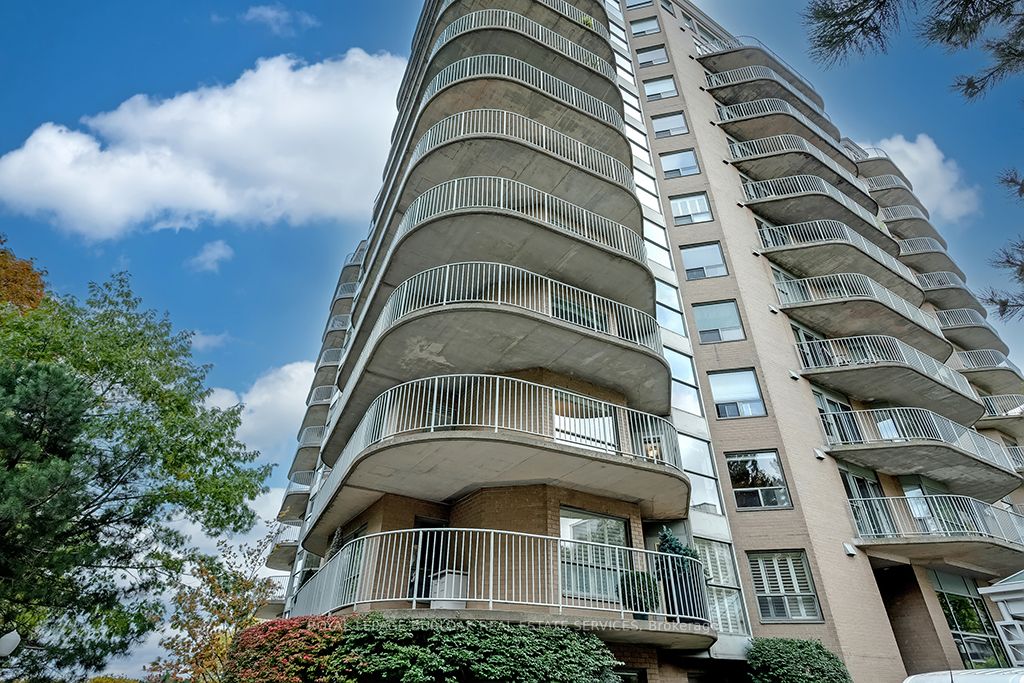 2190 Lakeshore Rd, #303