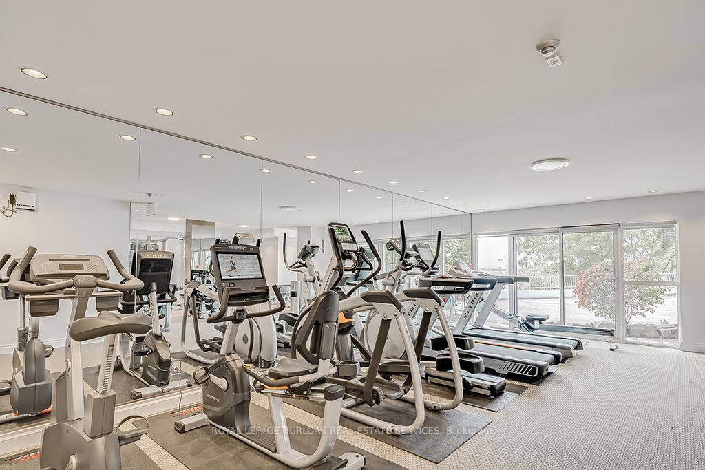 2190 Lakeshore Rd, #303
