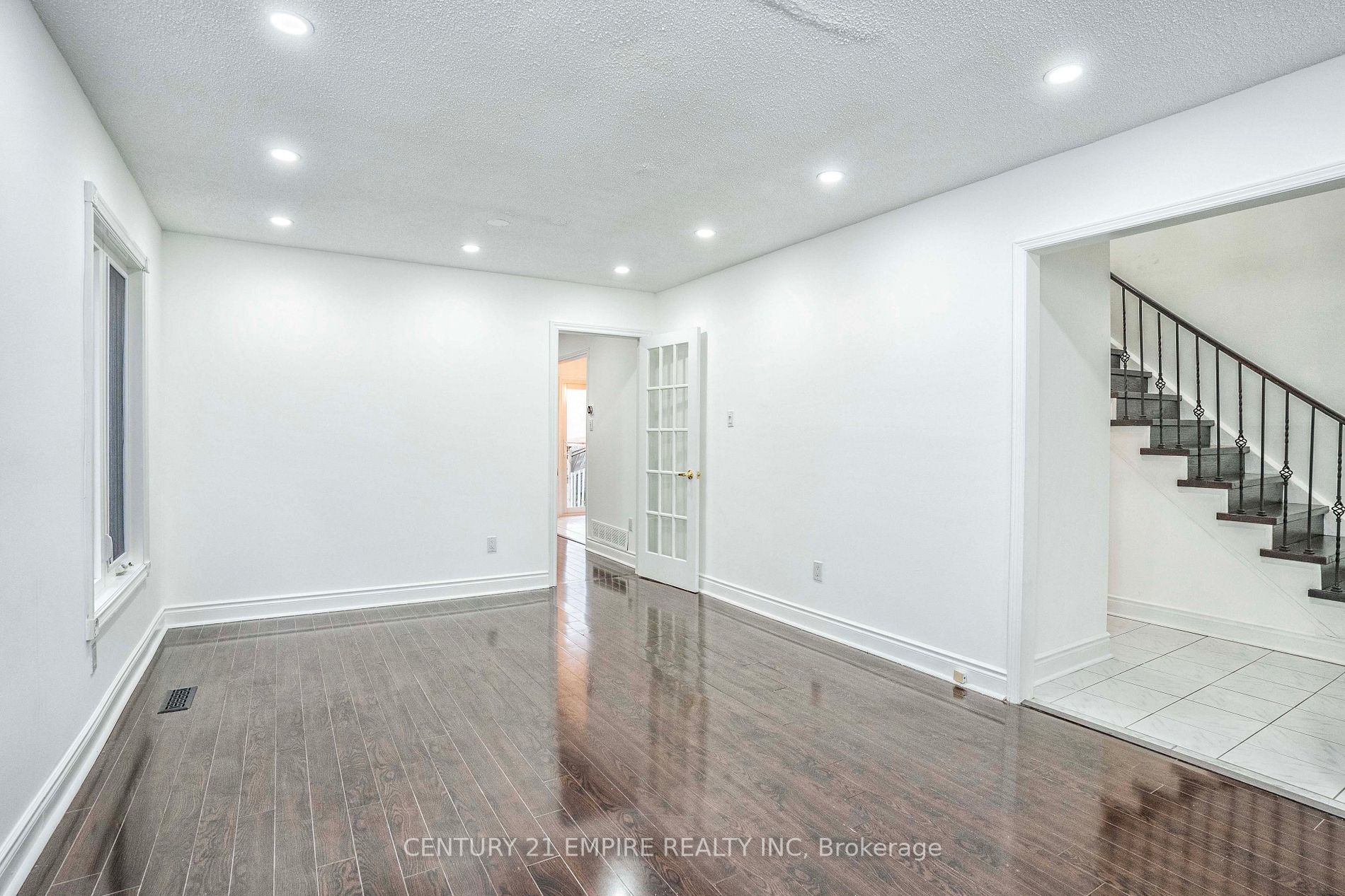 87 Sandmere Ave