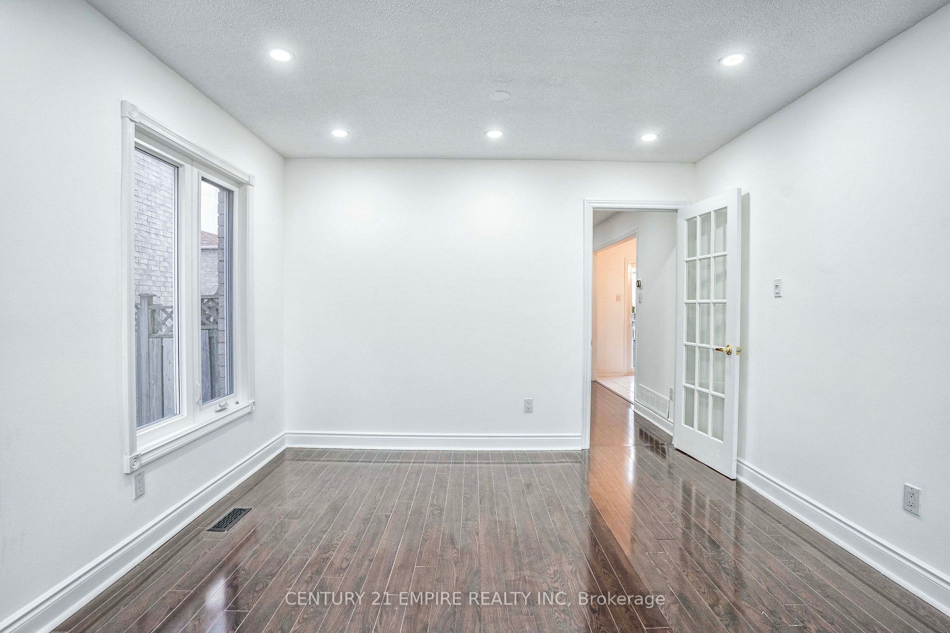 87 Sandmere Ave