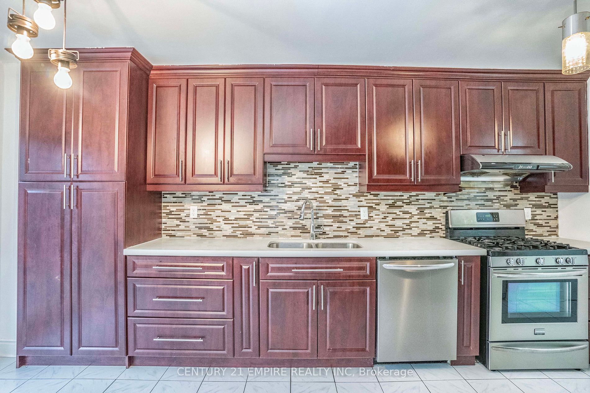 87 Sandmere Ave