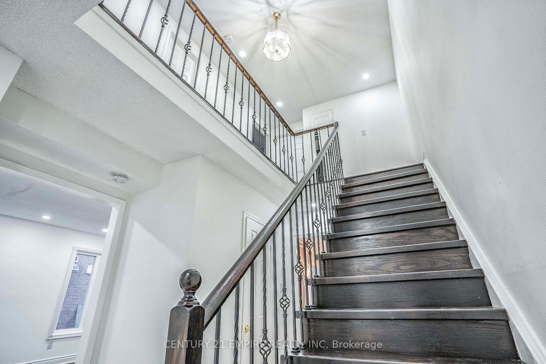 87 Sandmere Ave