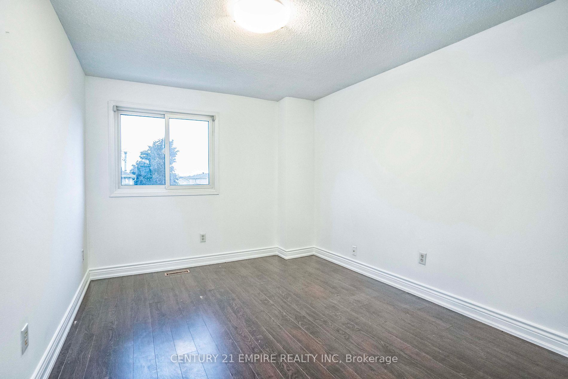 87 Sandmere Ave