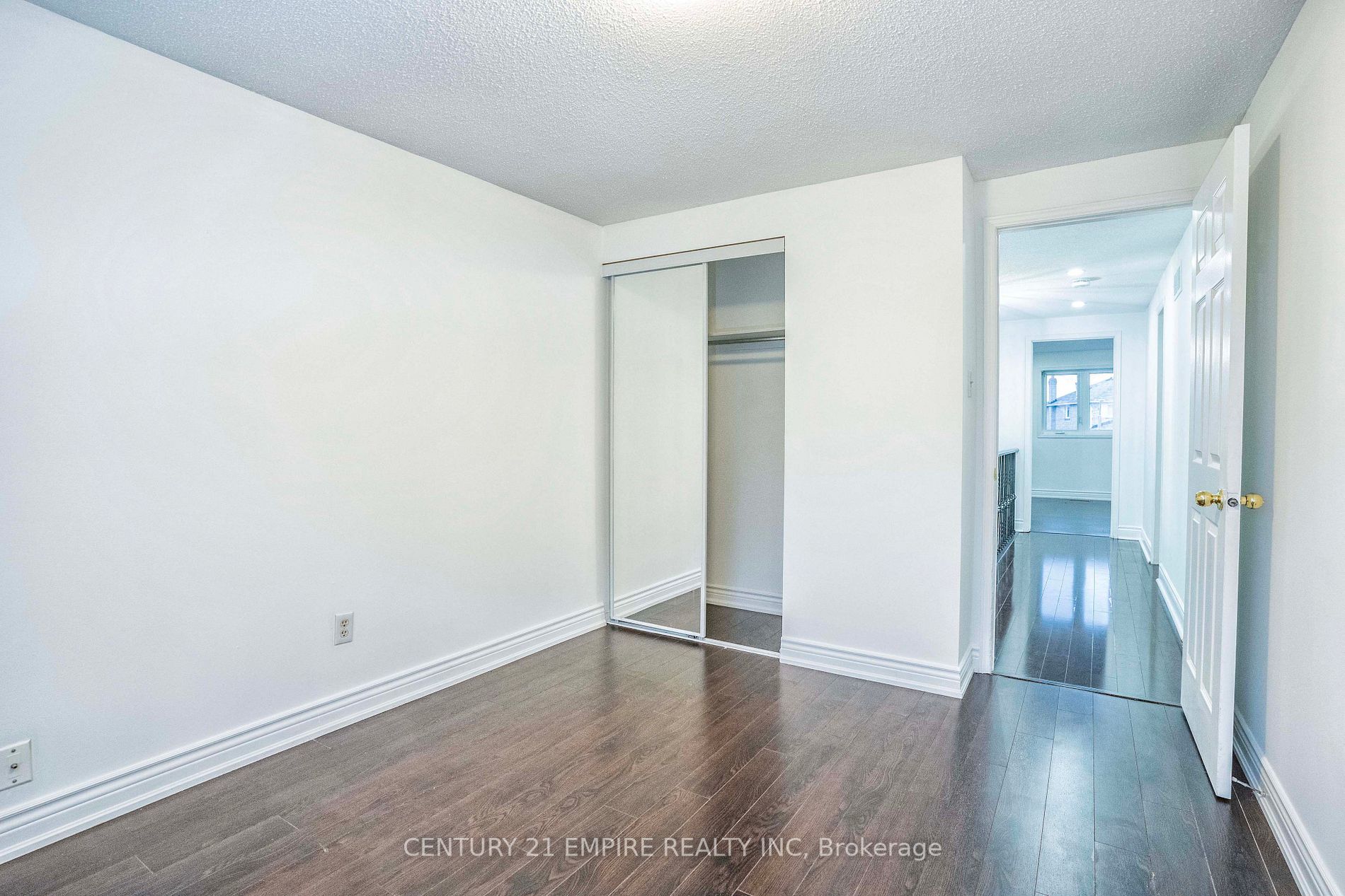 87 Sandmere Ave