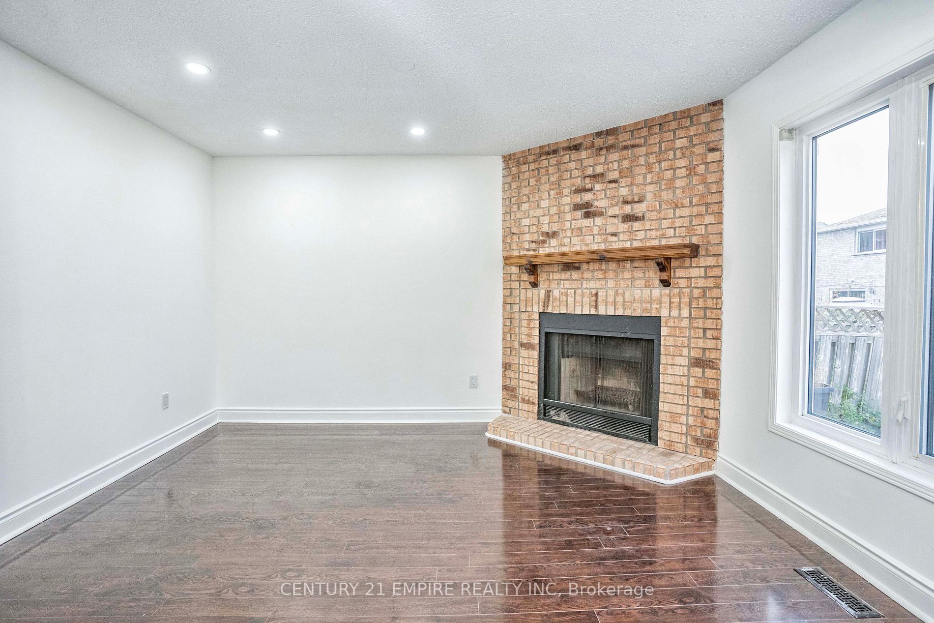 87 Sandmere Ave