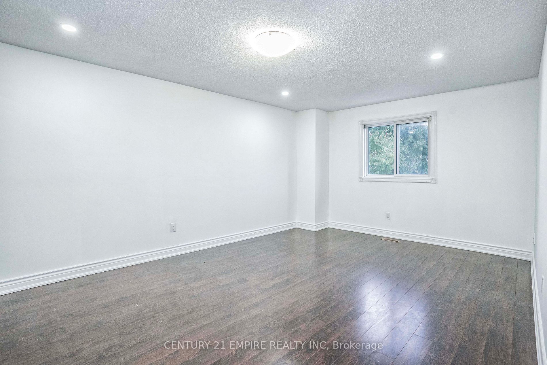 87 Sandmere Ave