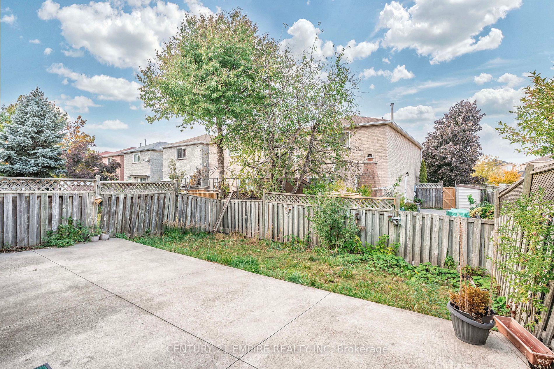 87 Sandmere Ave