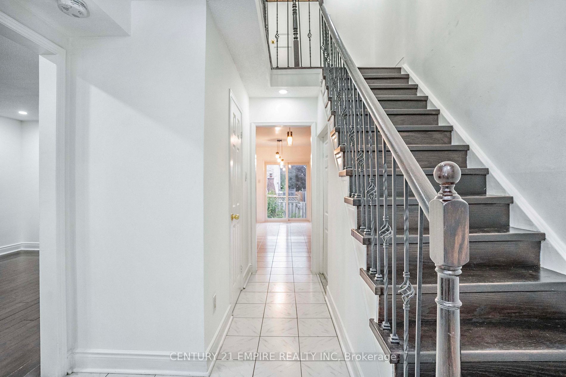 87 Sandmere Ave